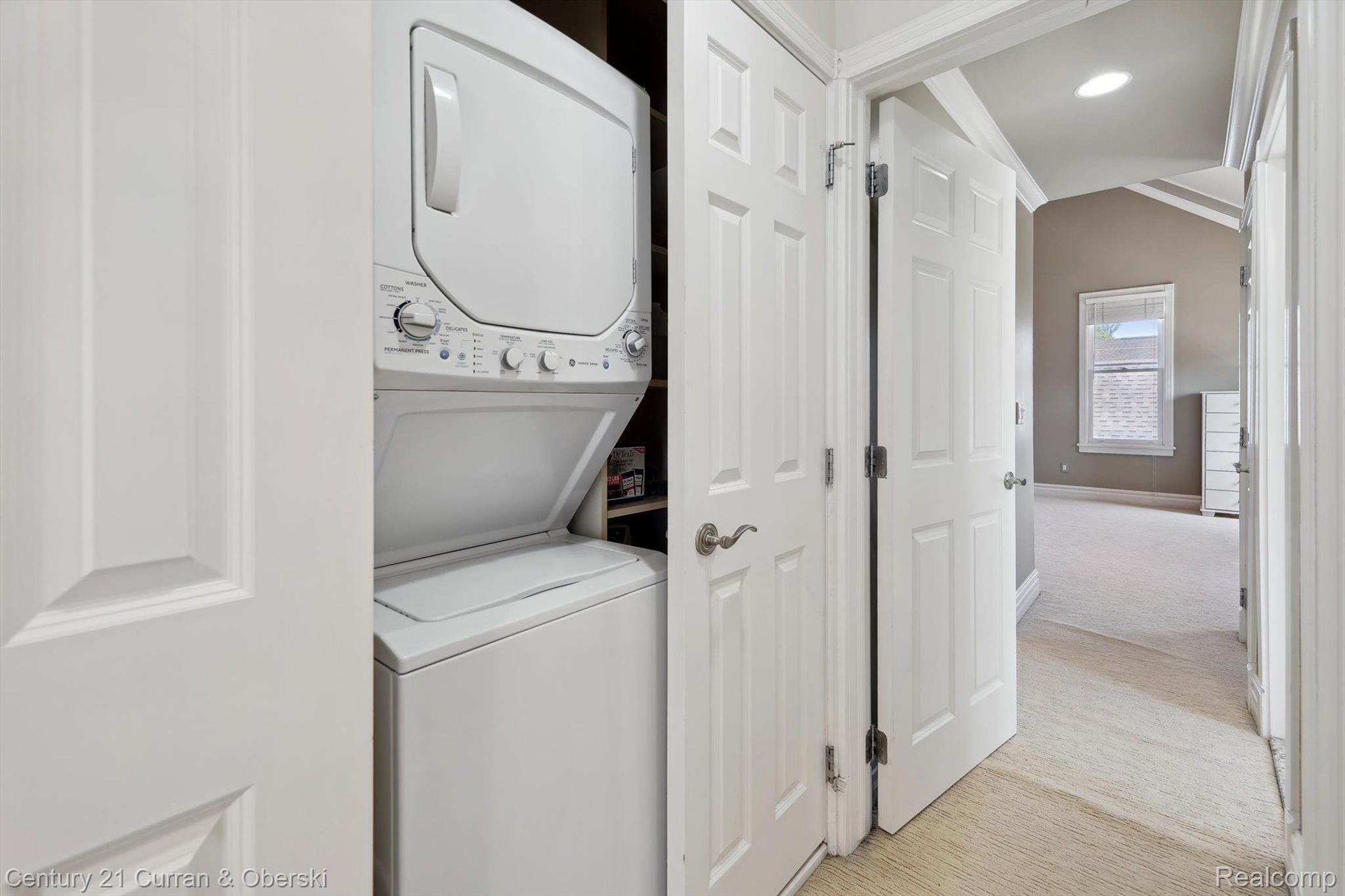 375 CATALPA Drive