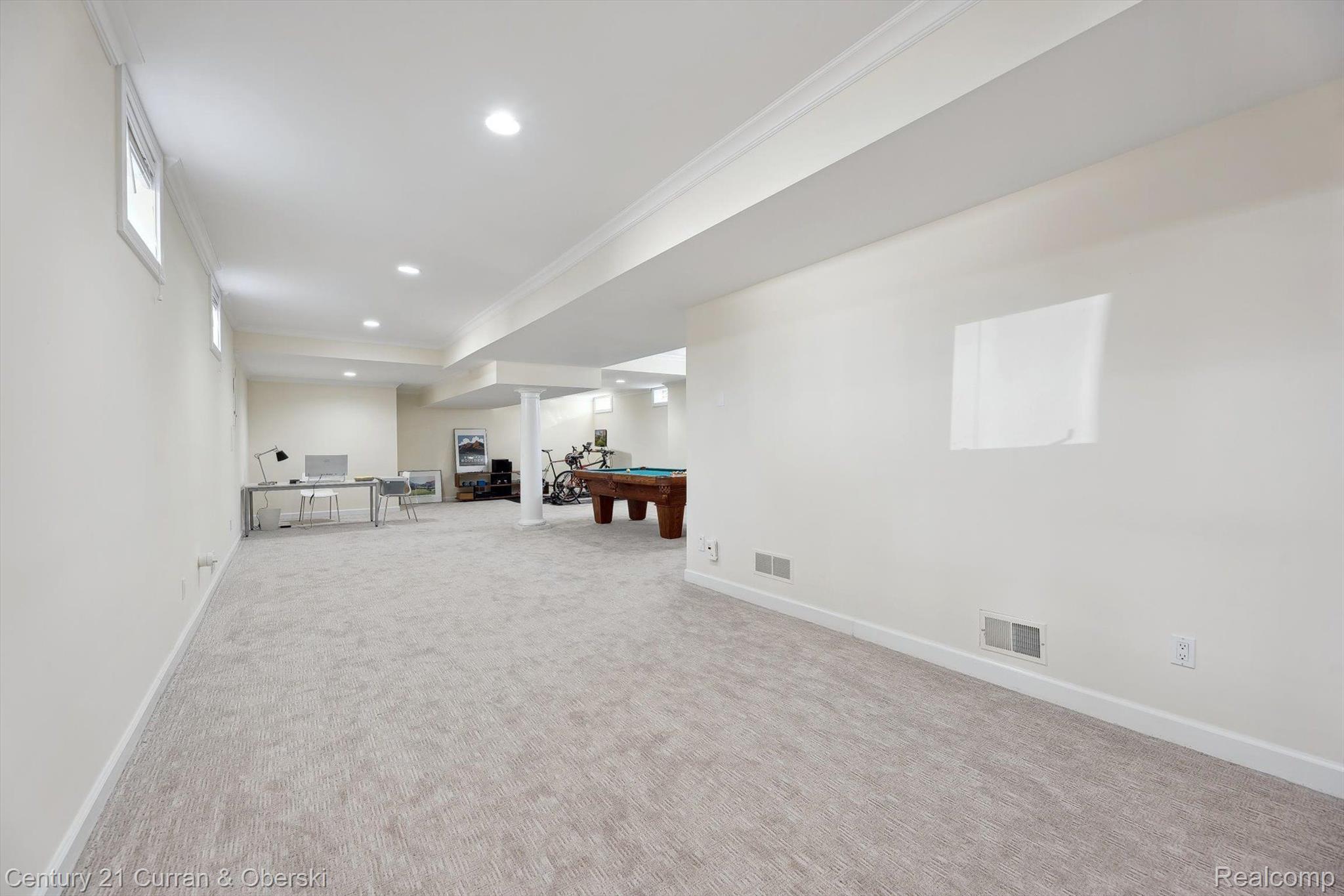 375 CATALPA Drive