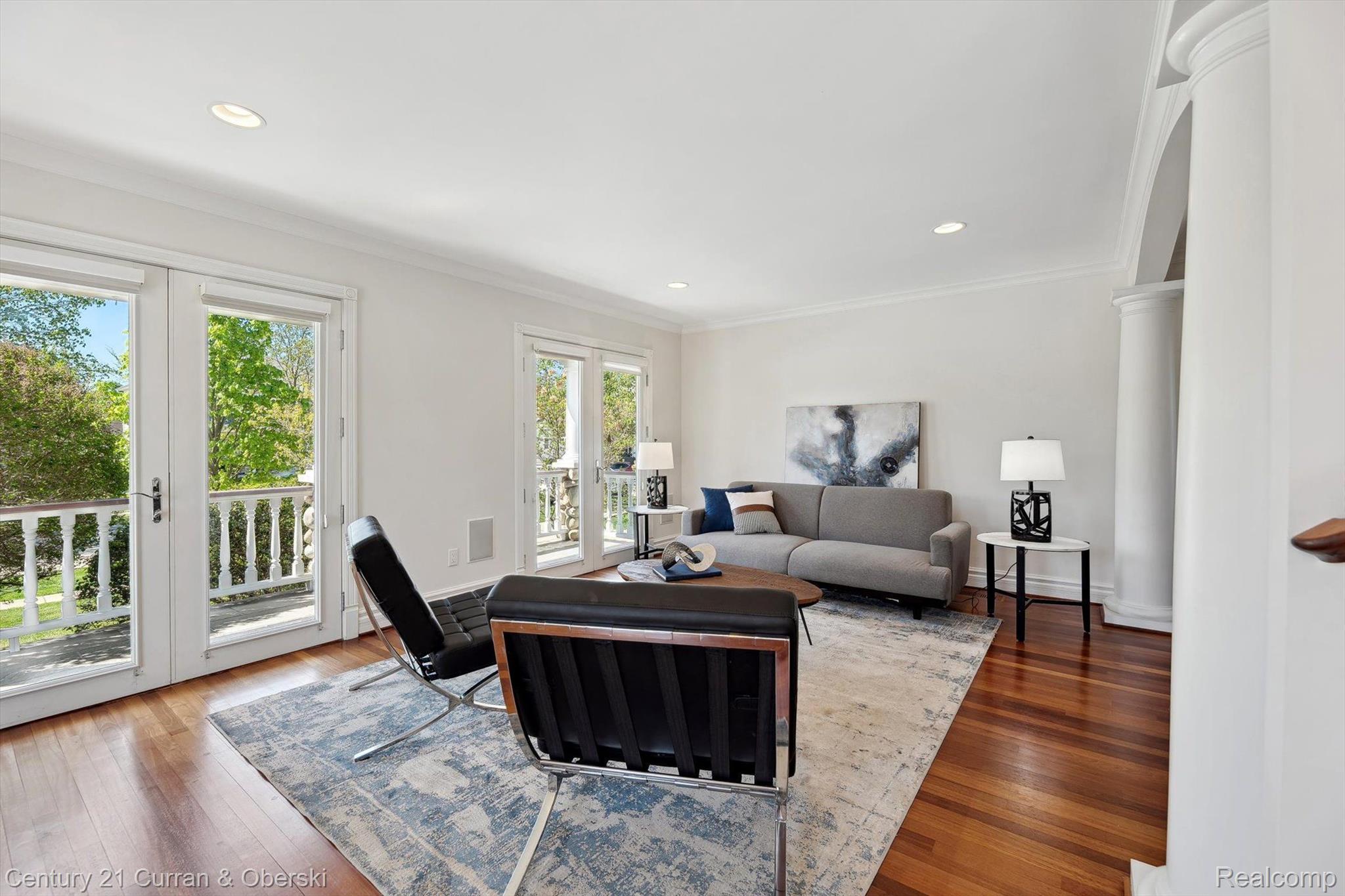375 CATALPA Drive