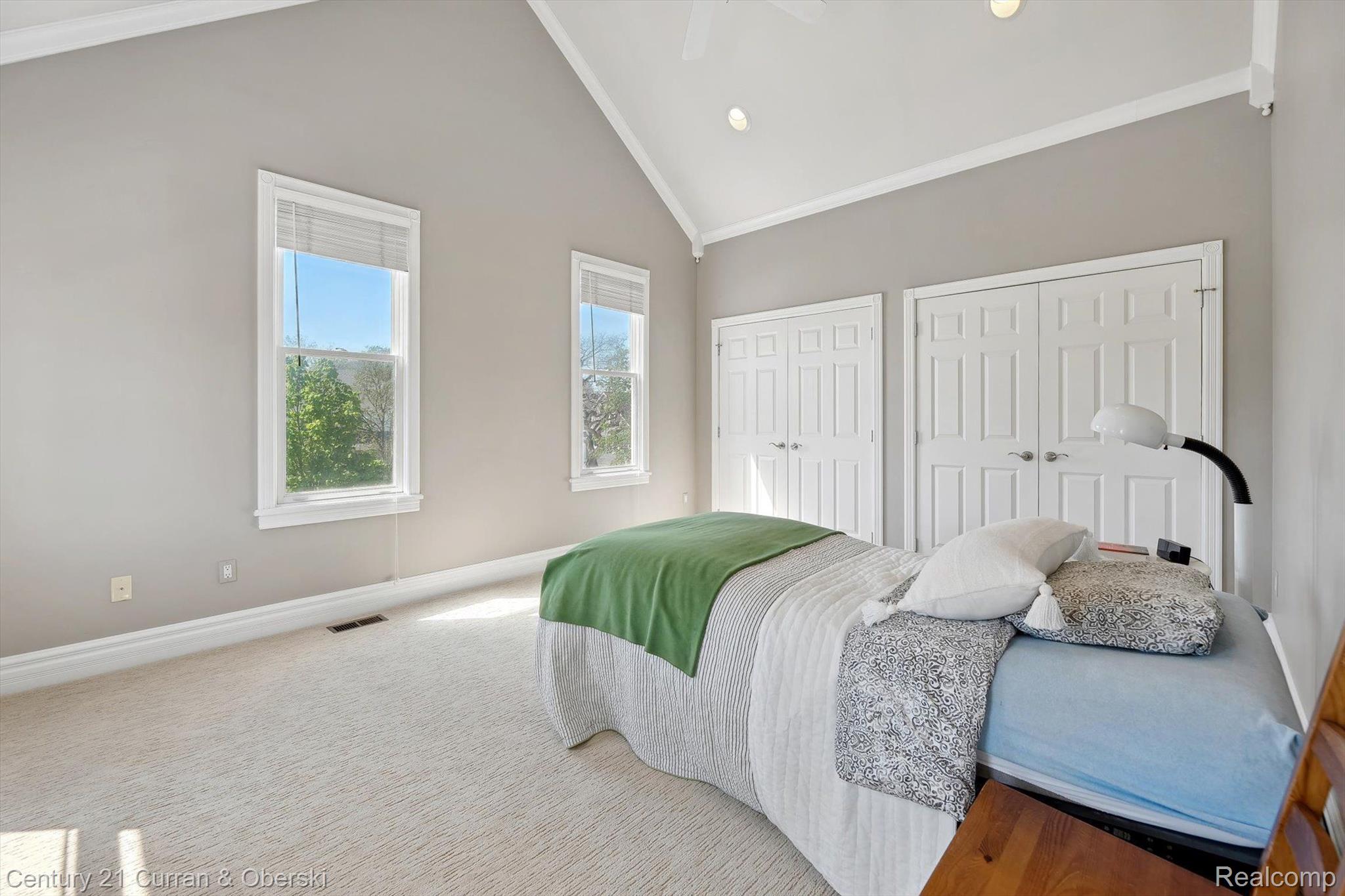 375 CATALPA Drive