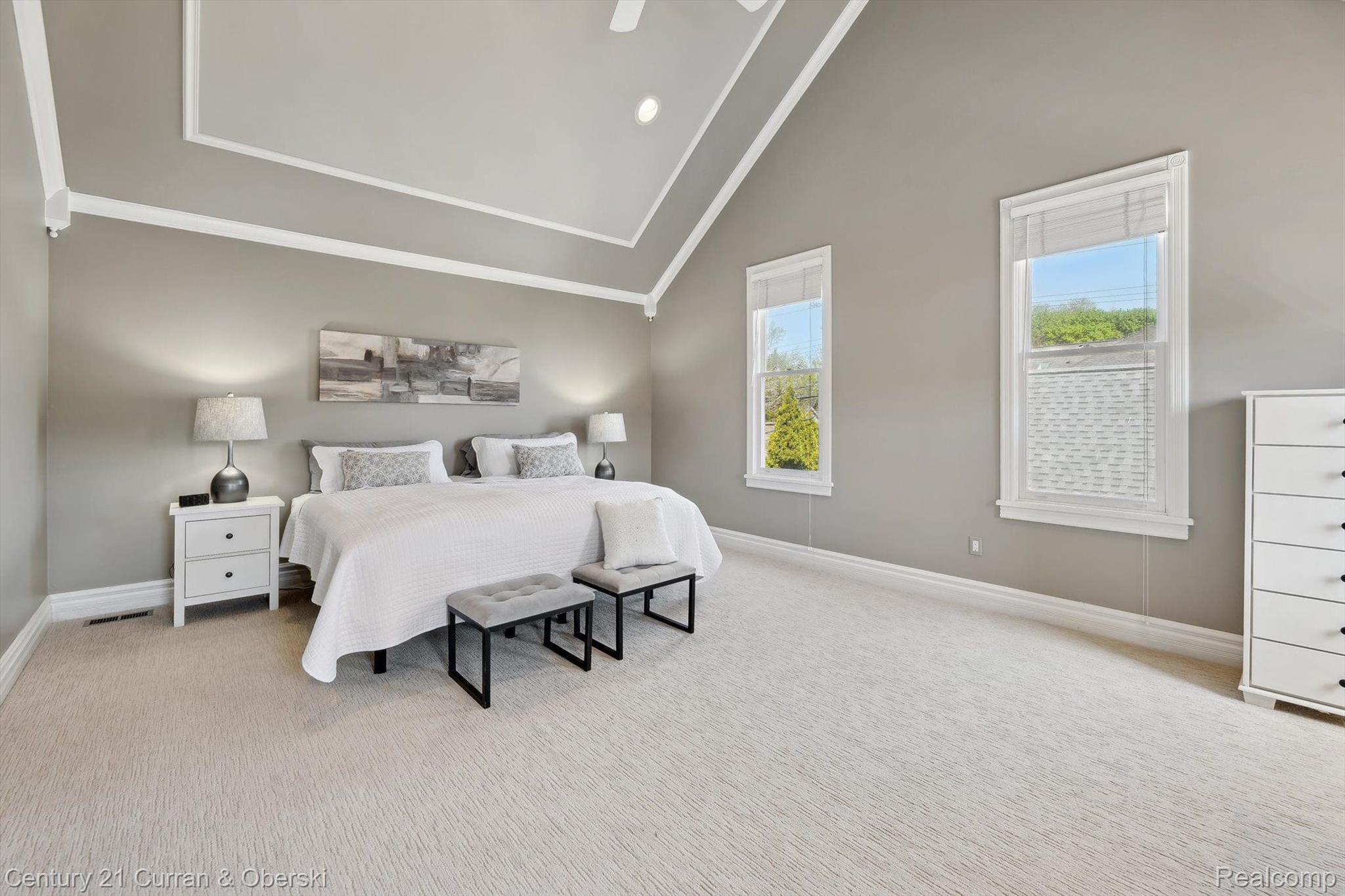 375 CATALPA Drive