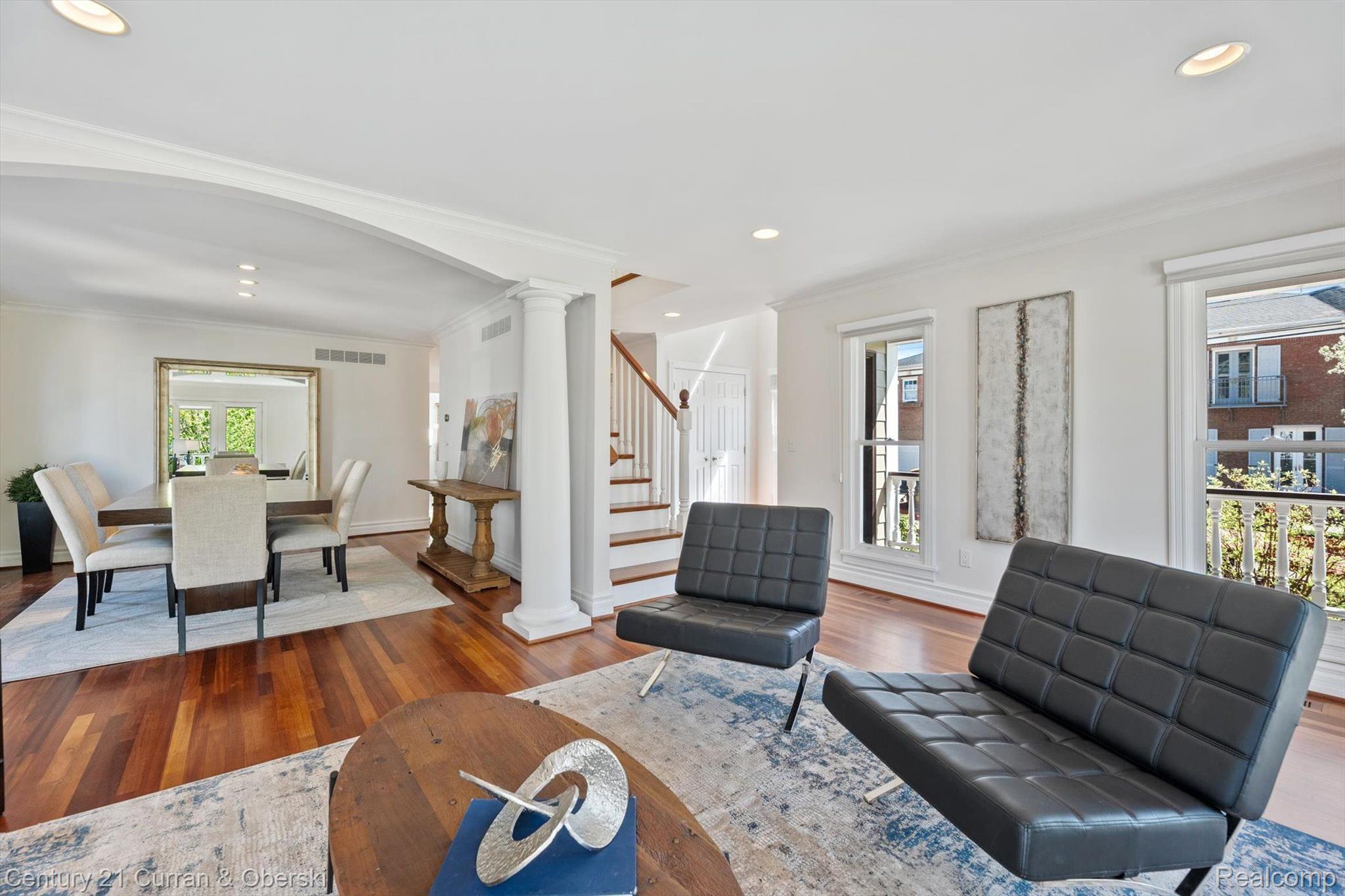 375 CATALPA Drive