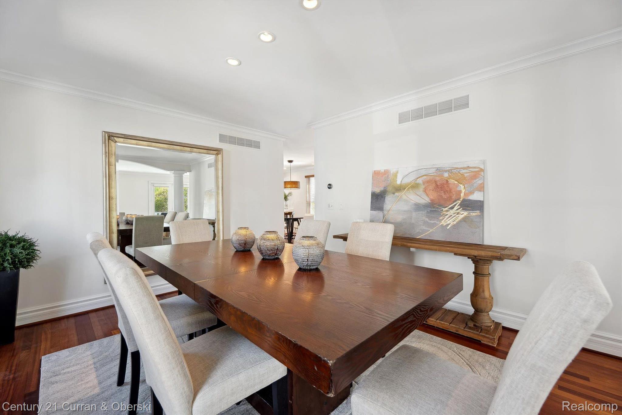 375 CATALPA Drive