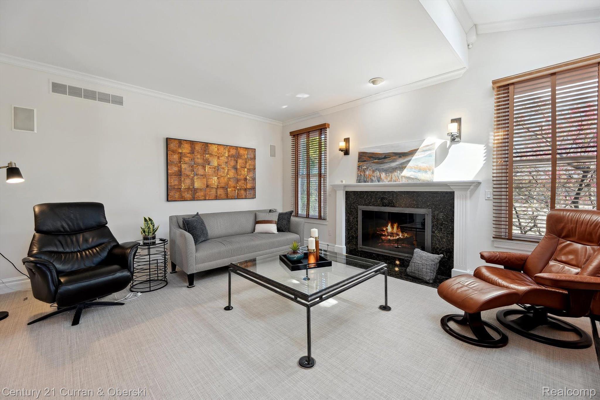 375 CATALPA Drive