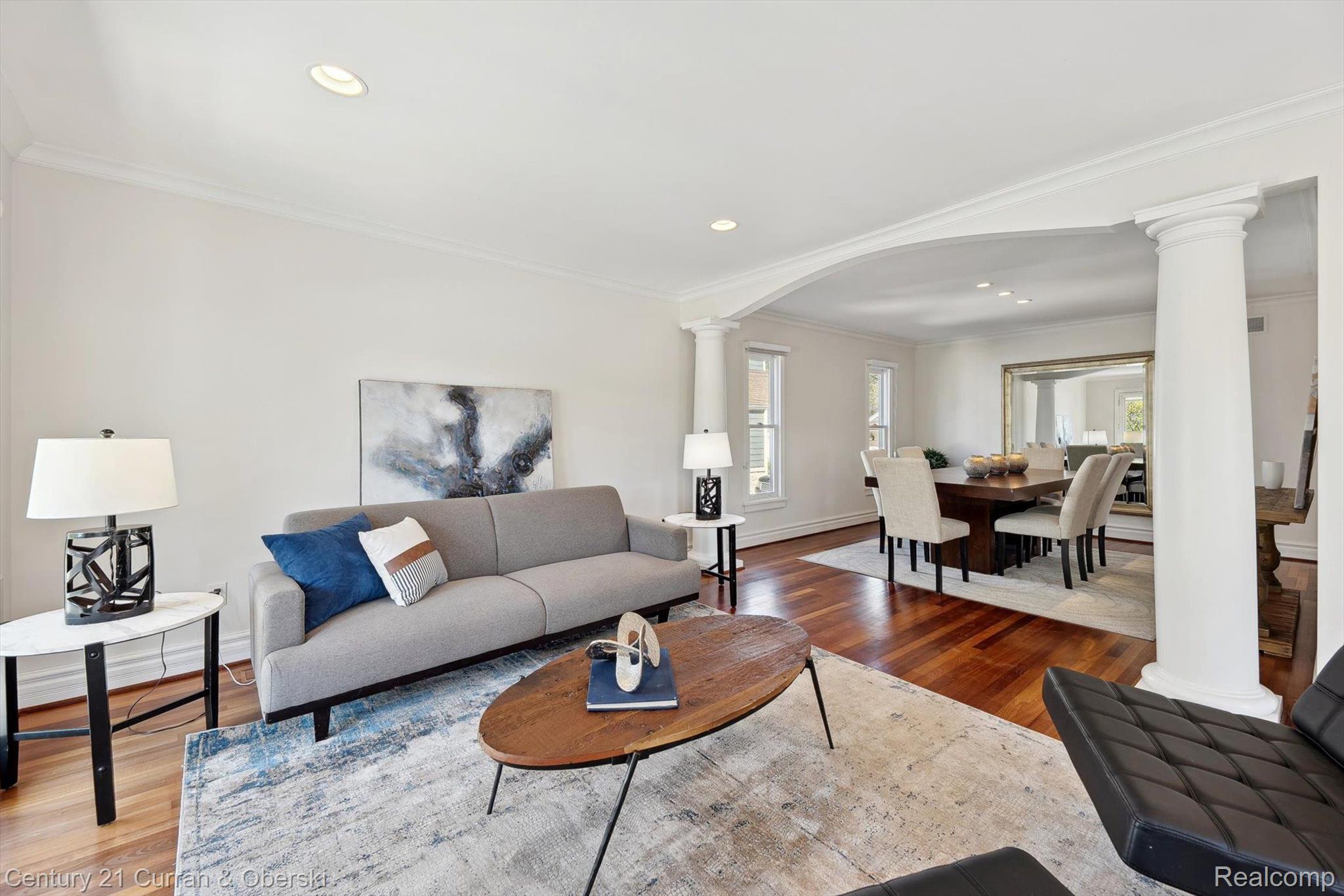 375 CATALPA Drive