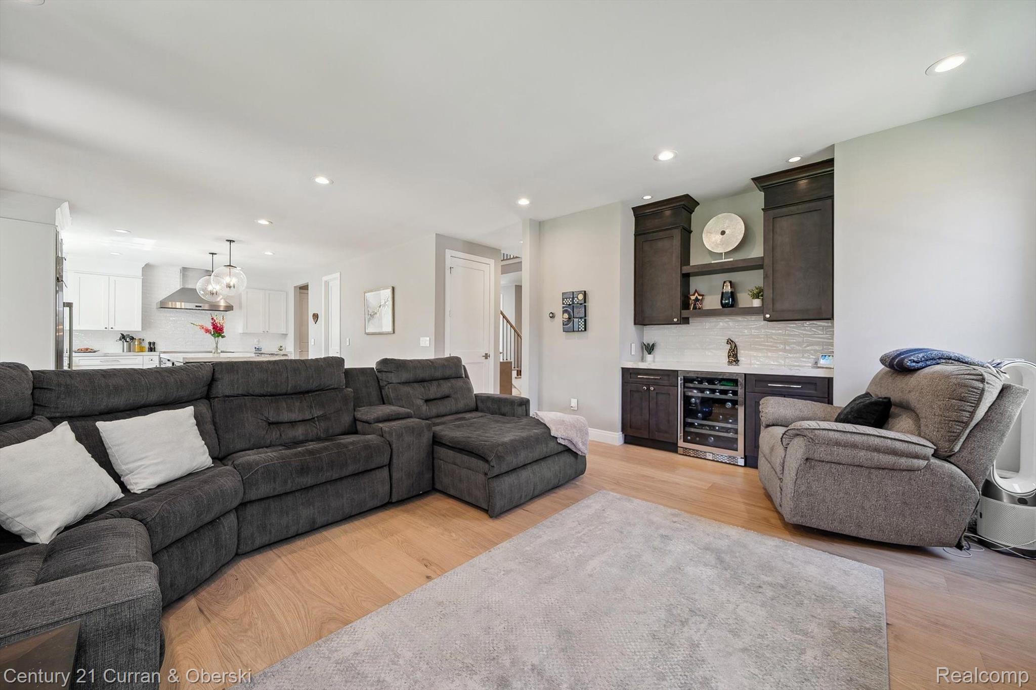 1663 FAIRWAY Drive