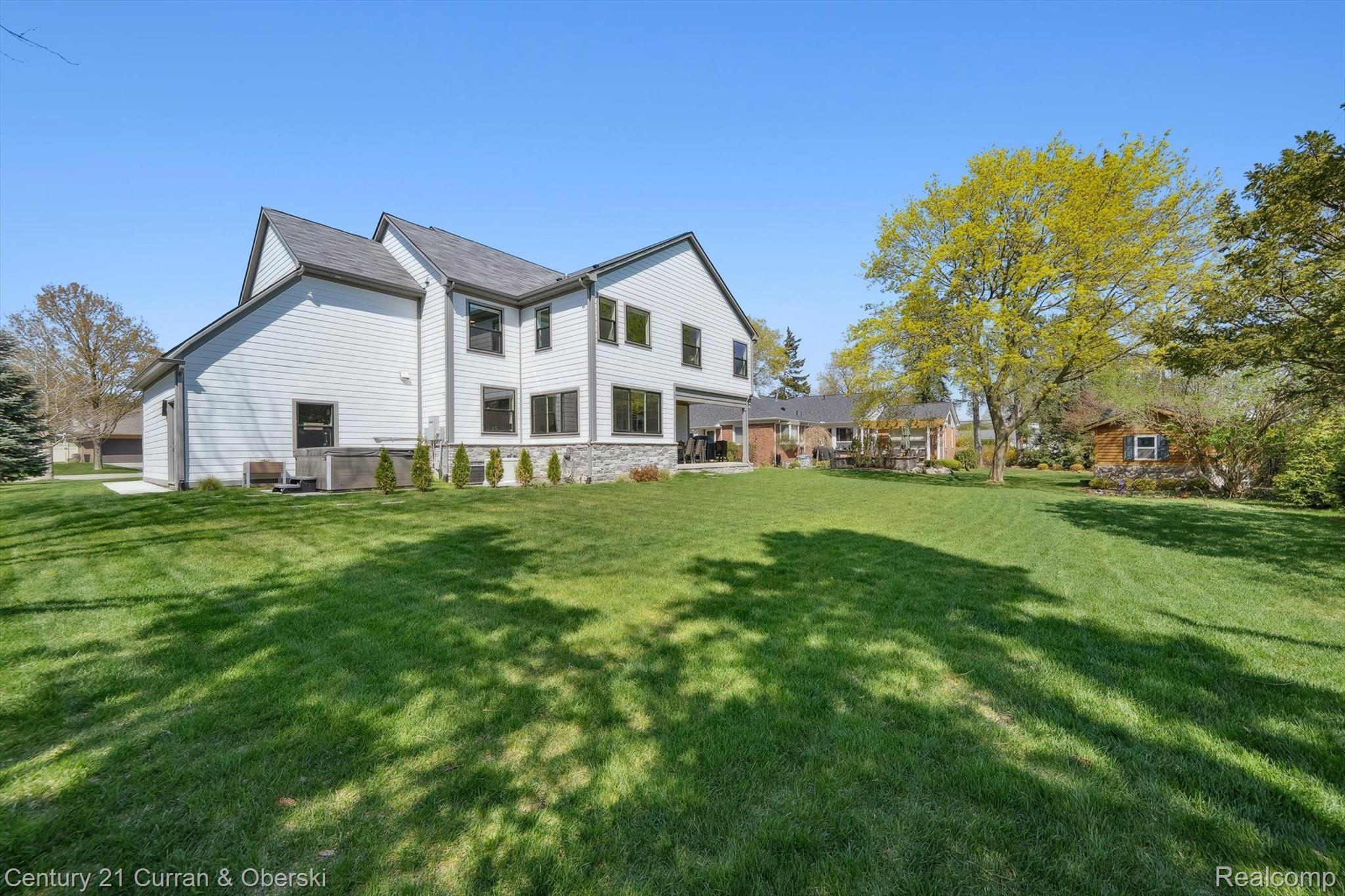1663 FAIRWAY Drive