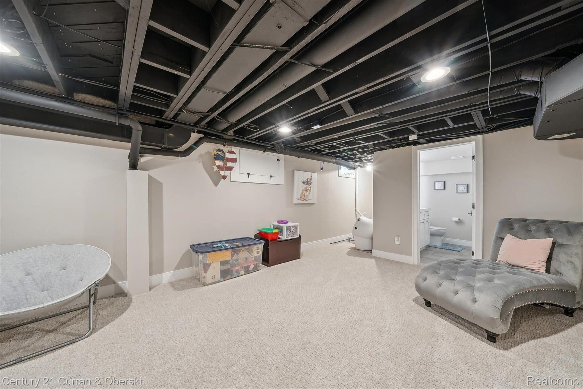 1663 FAIRWAY Drive