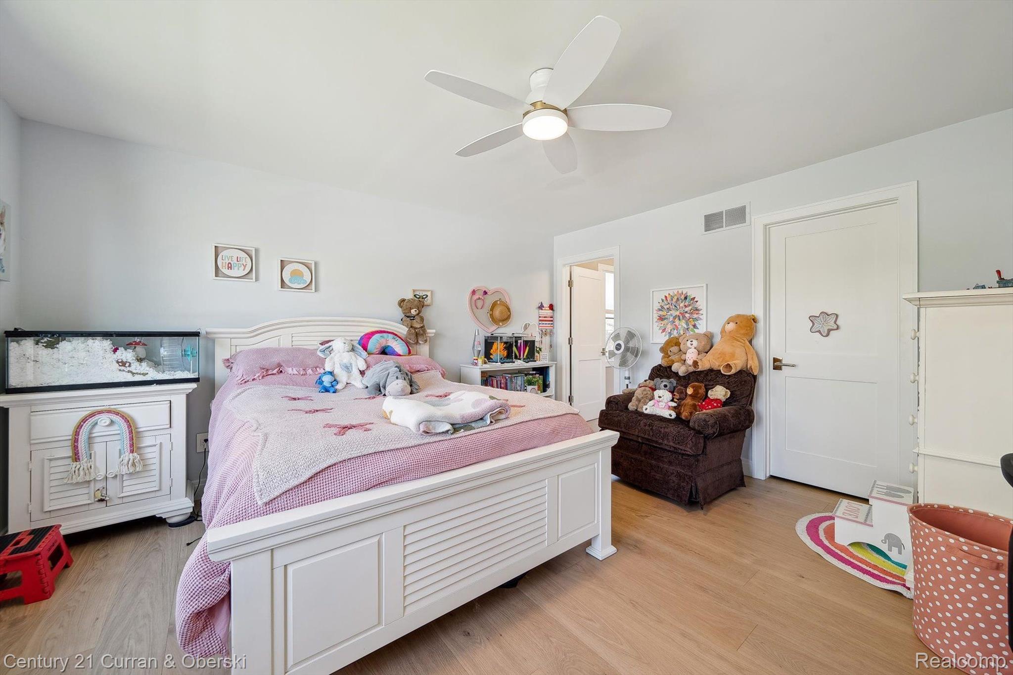 1663 FAIRWAY Drive