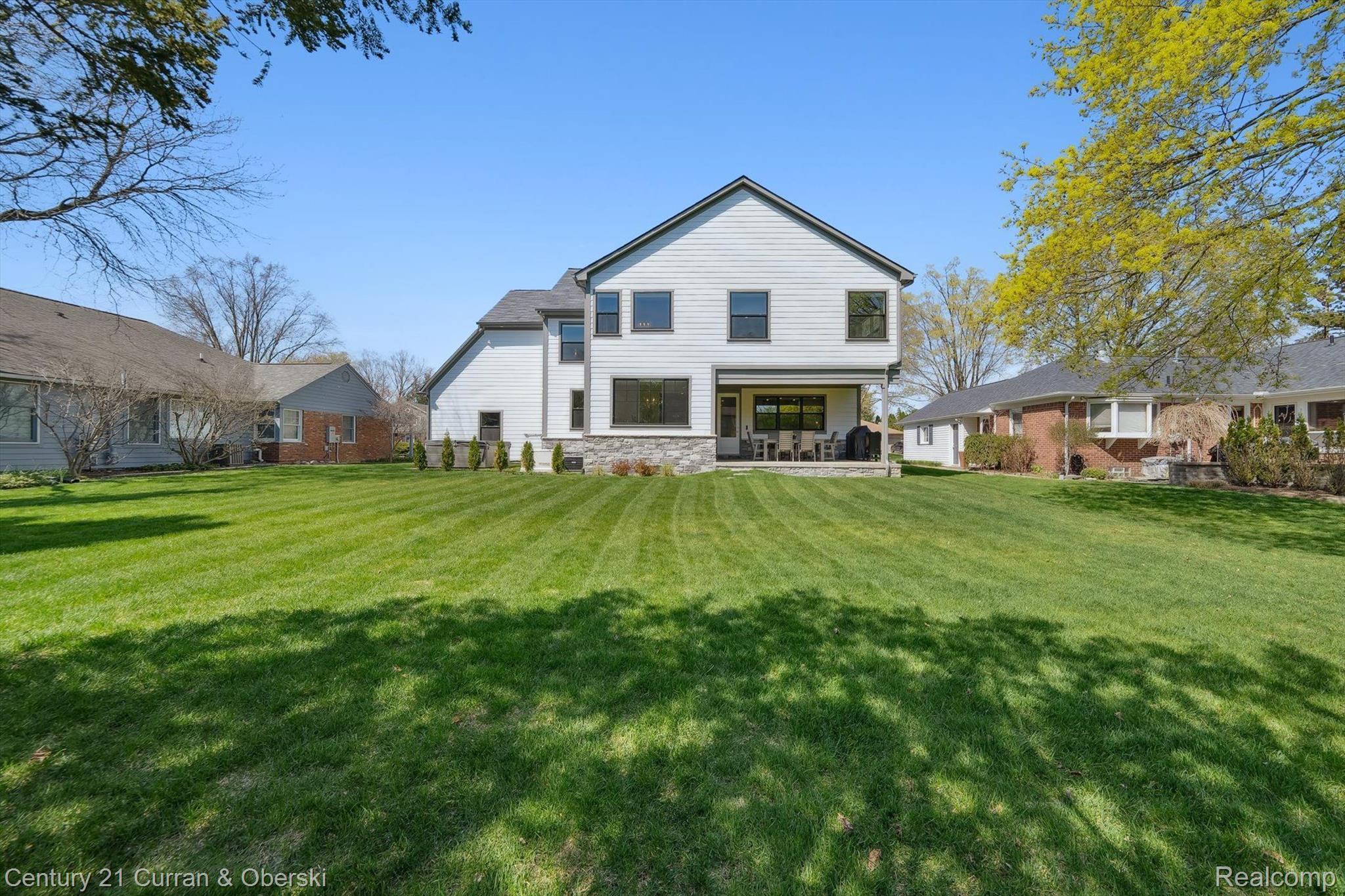 1663 FAIRWAY Drive