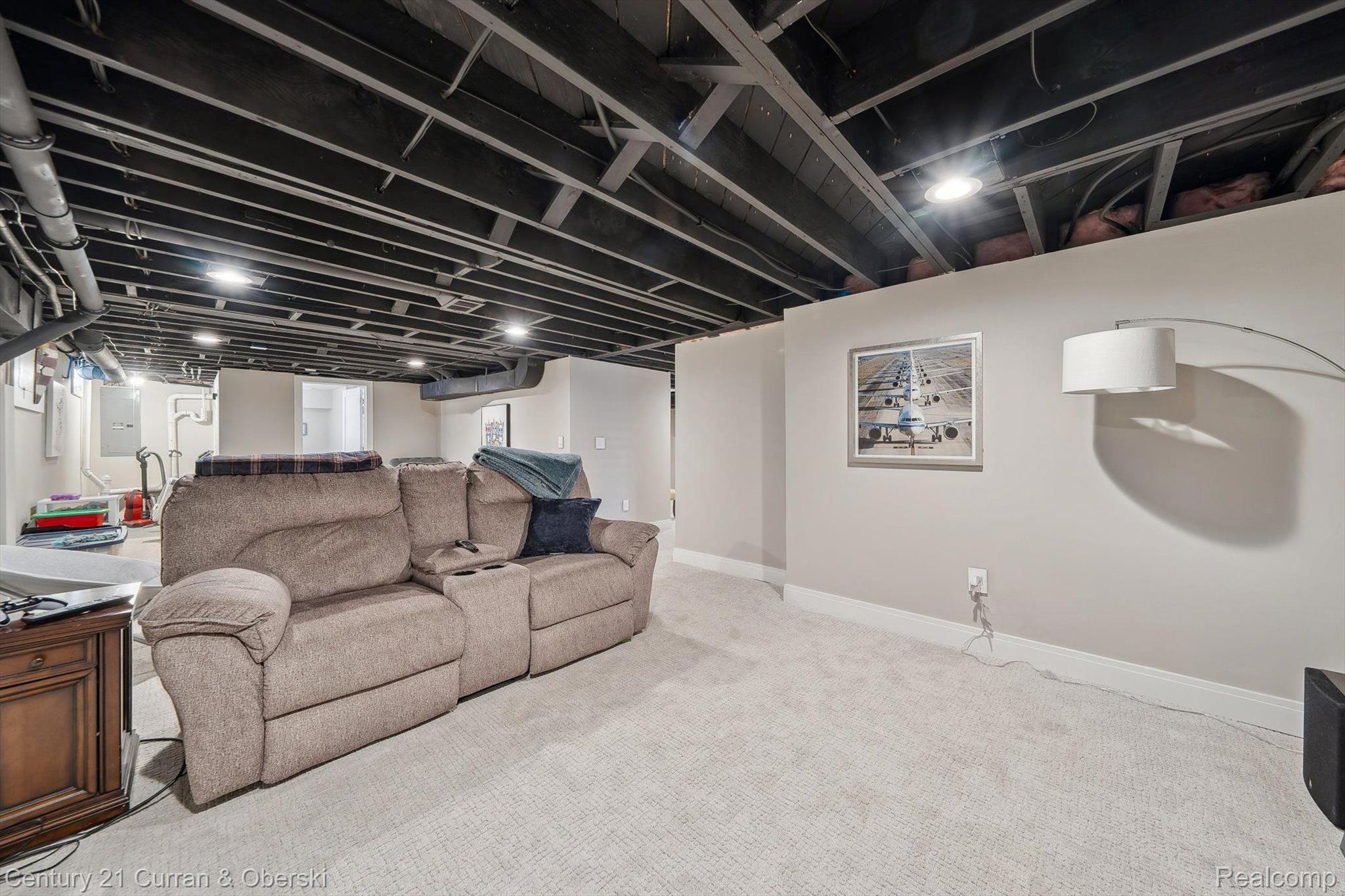 1663 FAIRWAY Drive
