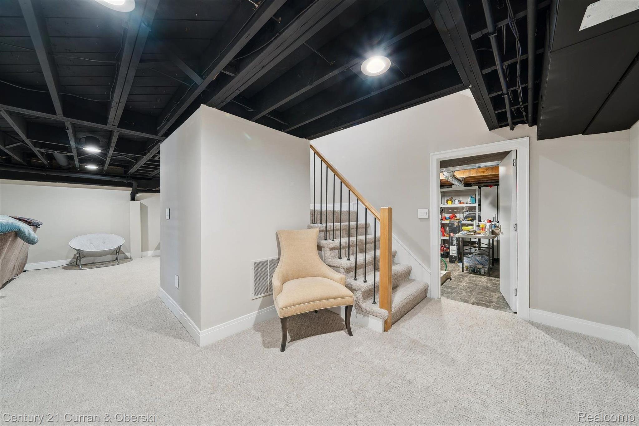 1663 FAIRWAY Drive