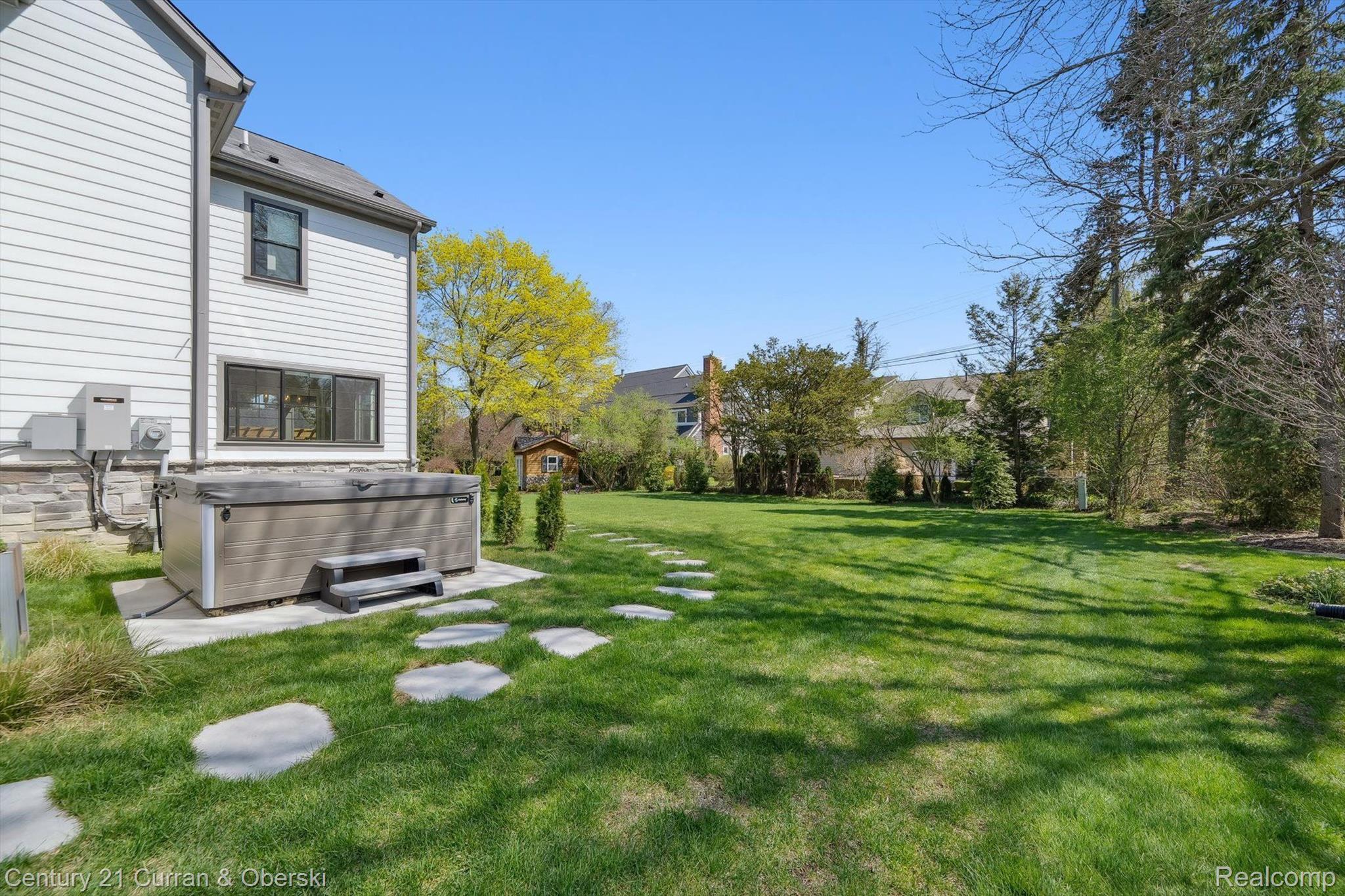 1663 FAIRWAY Drive