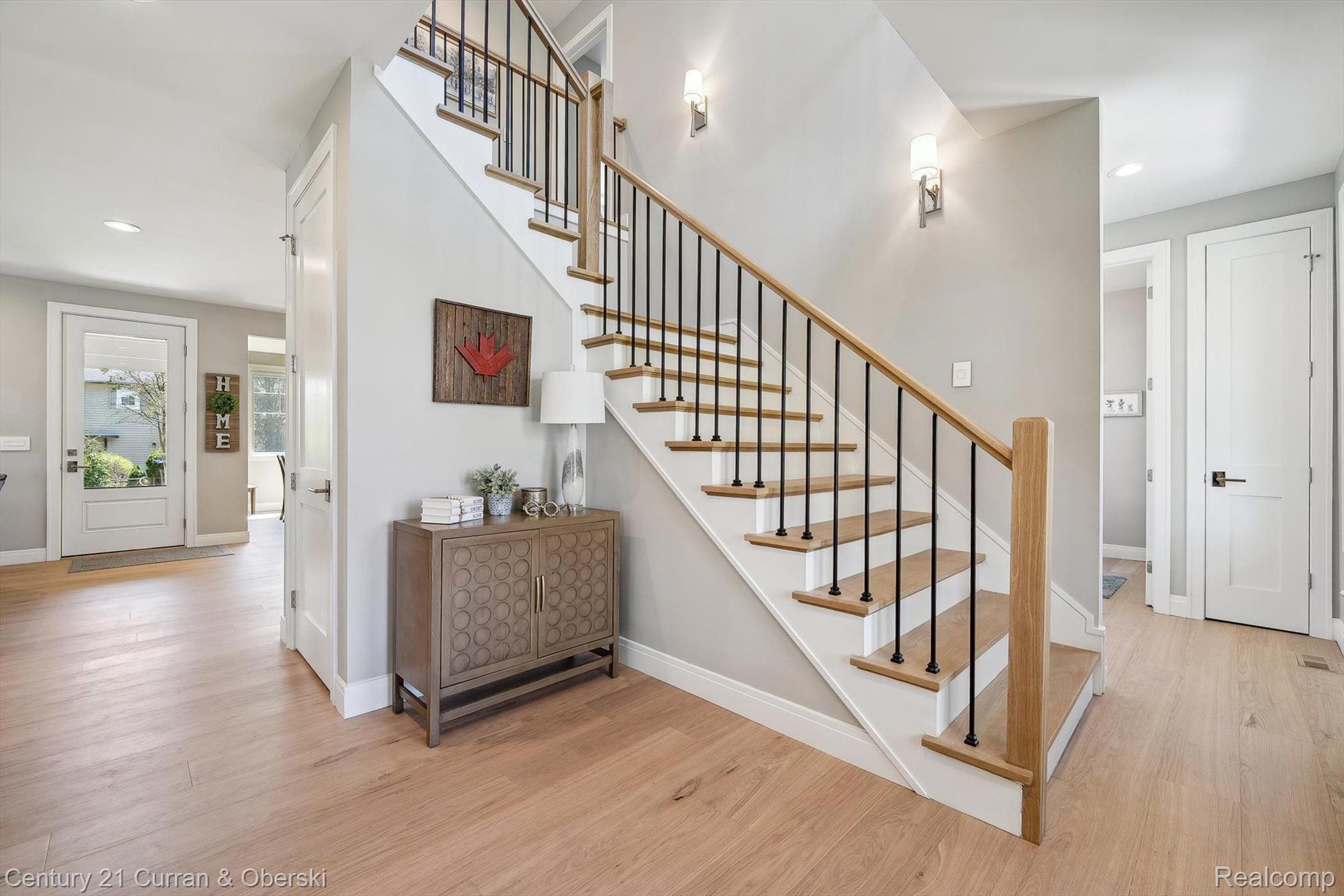1663 FAIRWAY Drive