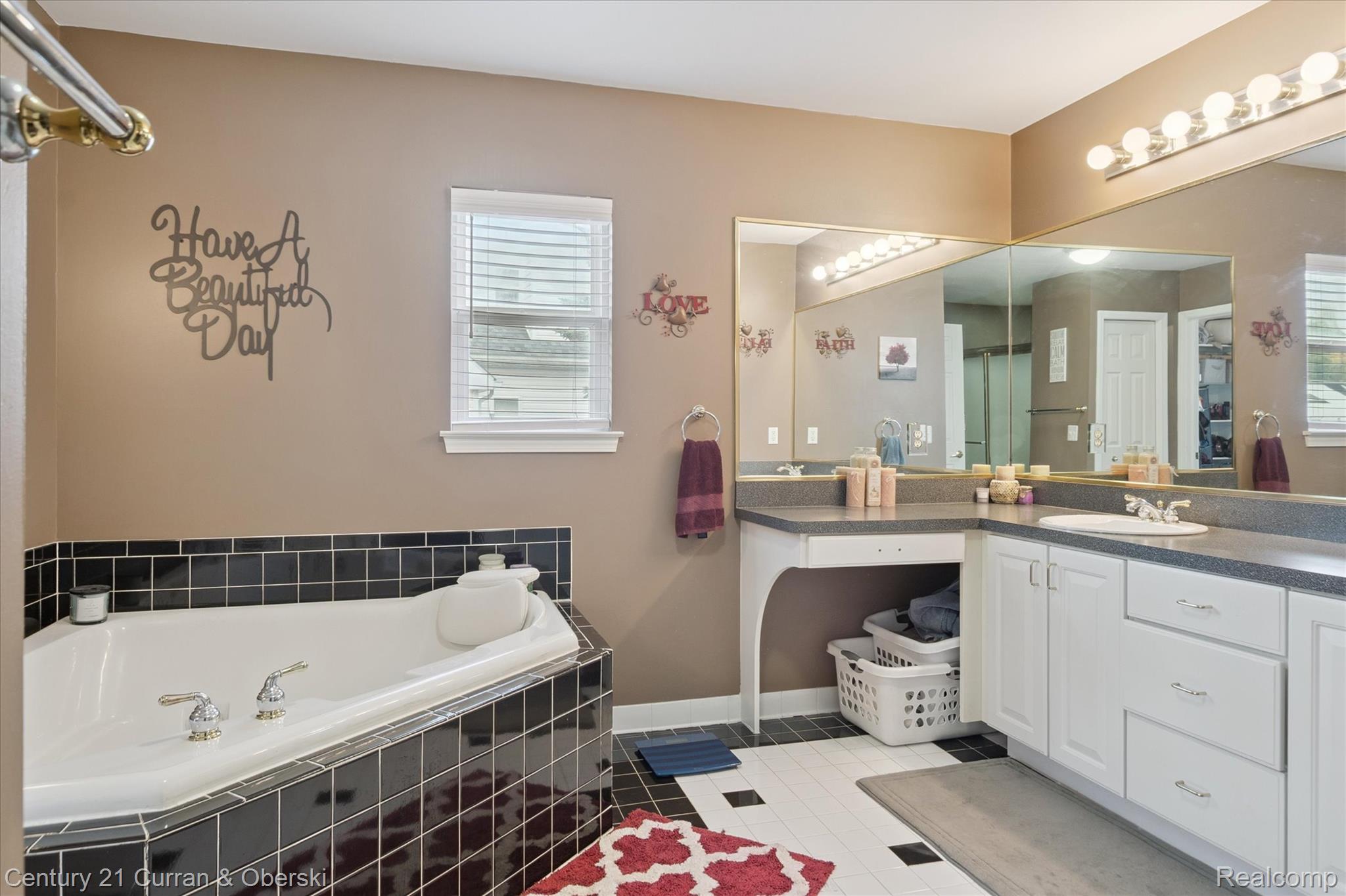 4025 Forest Edge Drive