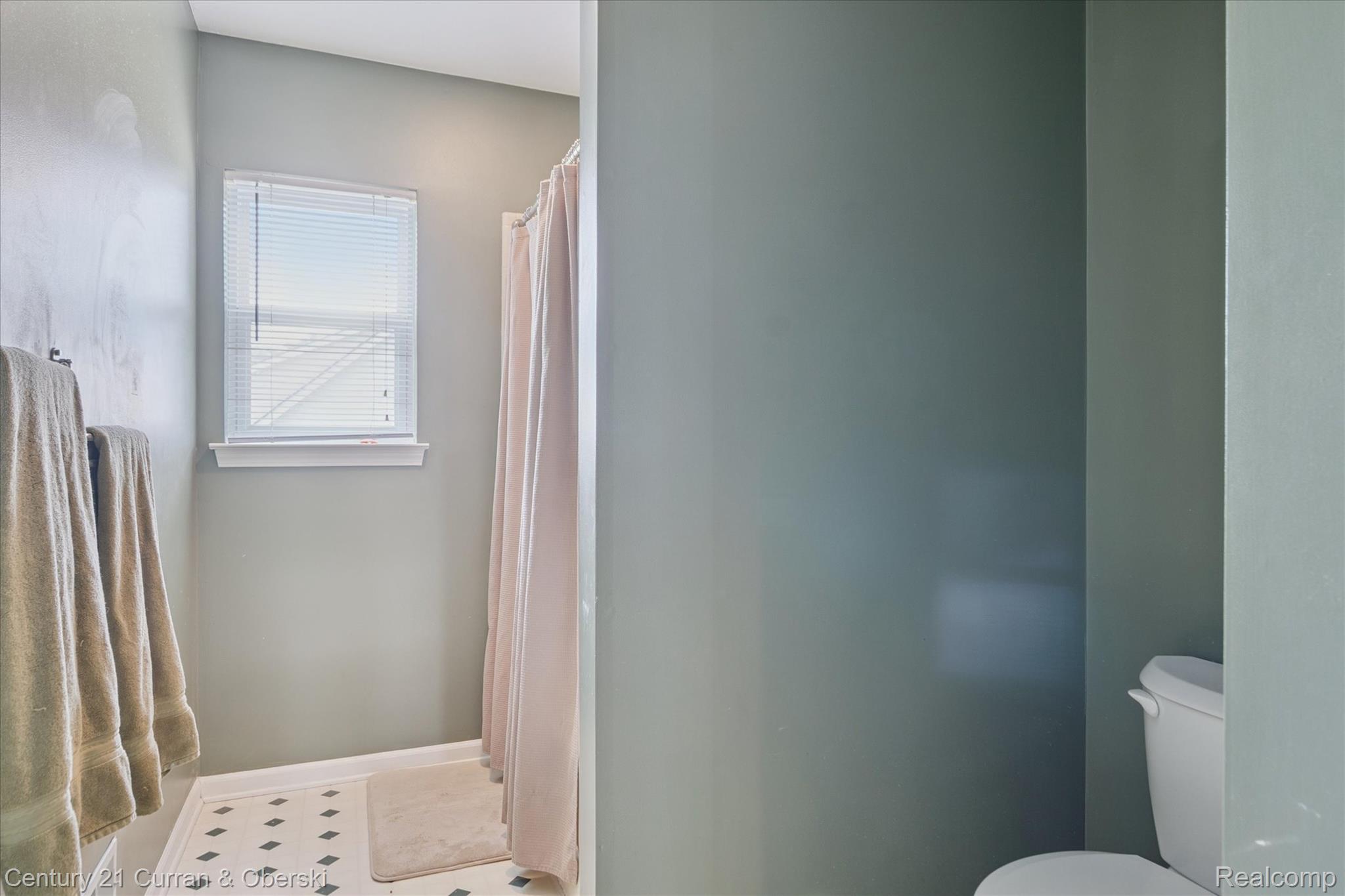 4025 Forest Edge Drive