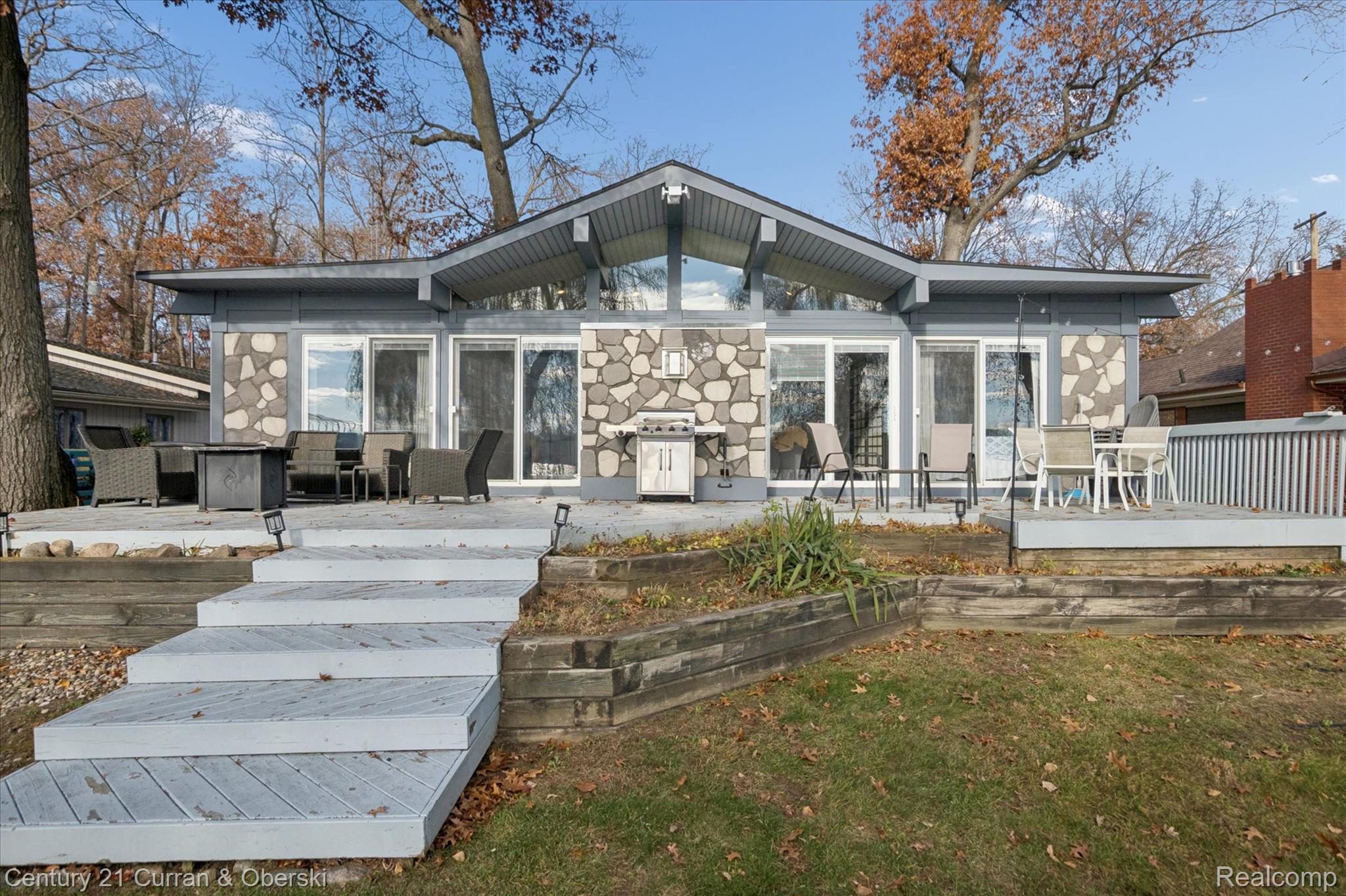 2662 Vineyard Lane