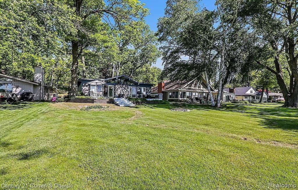 2662 Vineyard Lane