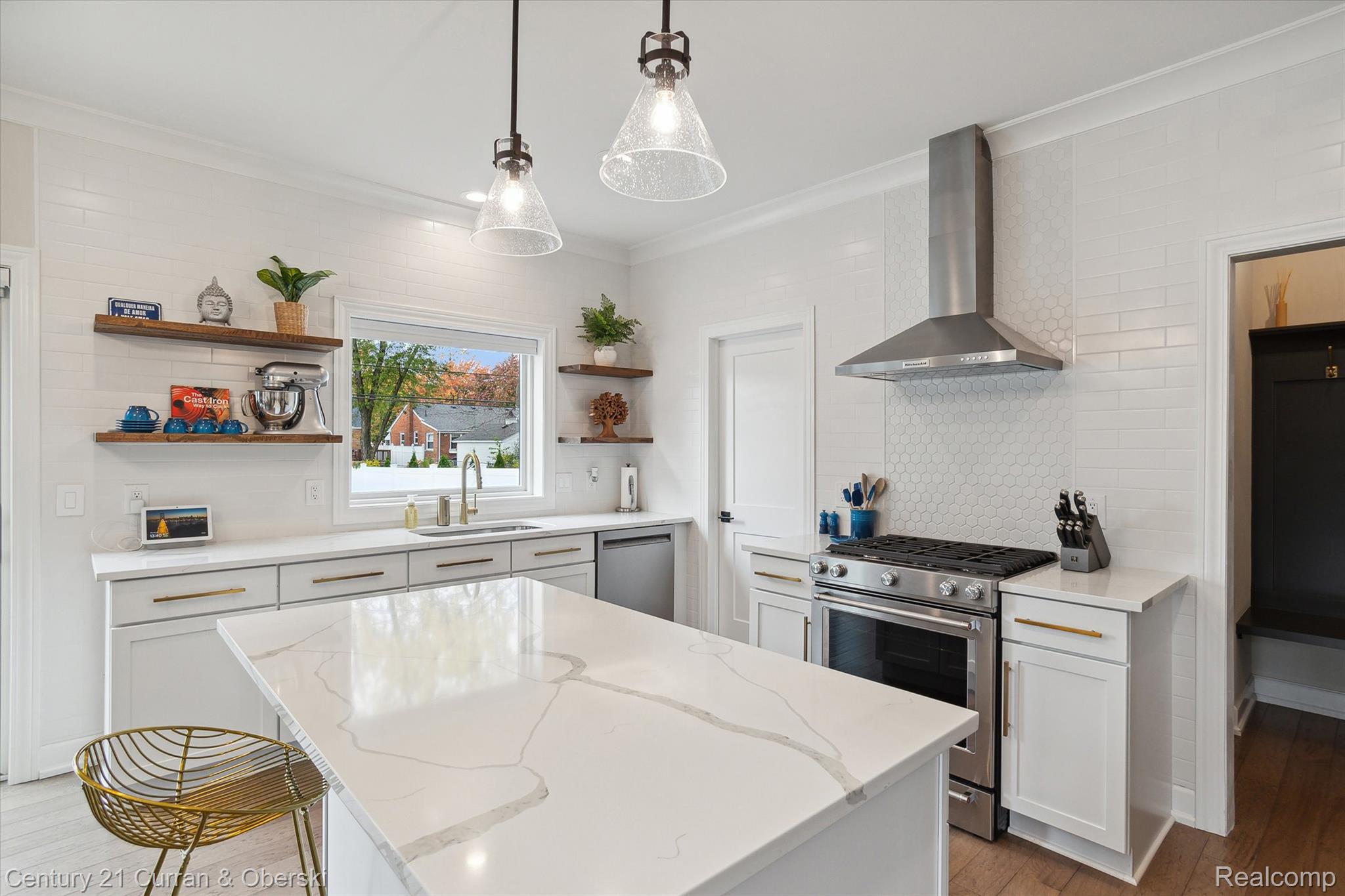 2217 N Wilson Avenue