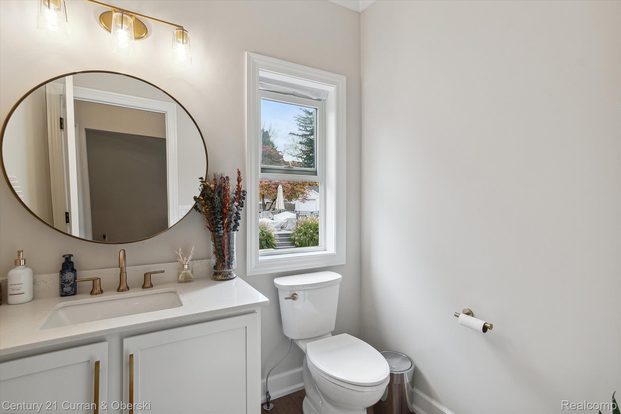 2217 N Wilson Avenue