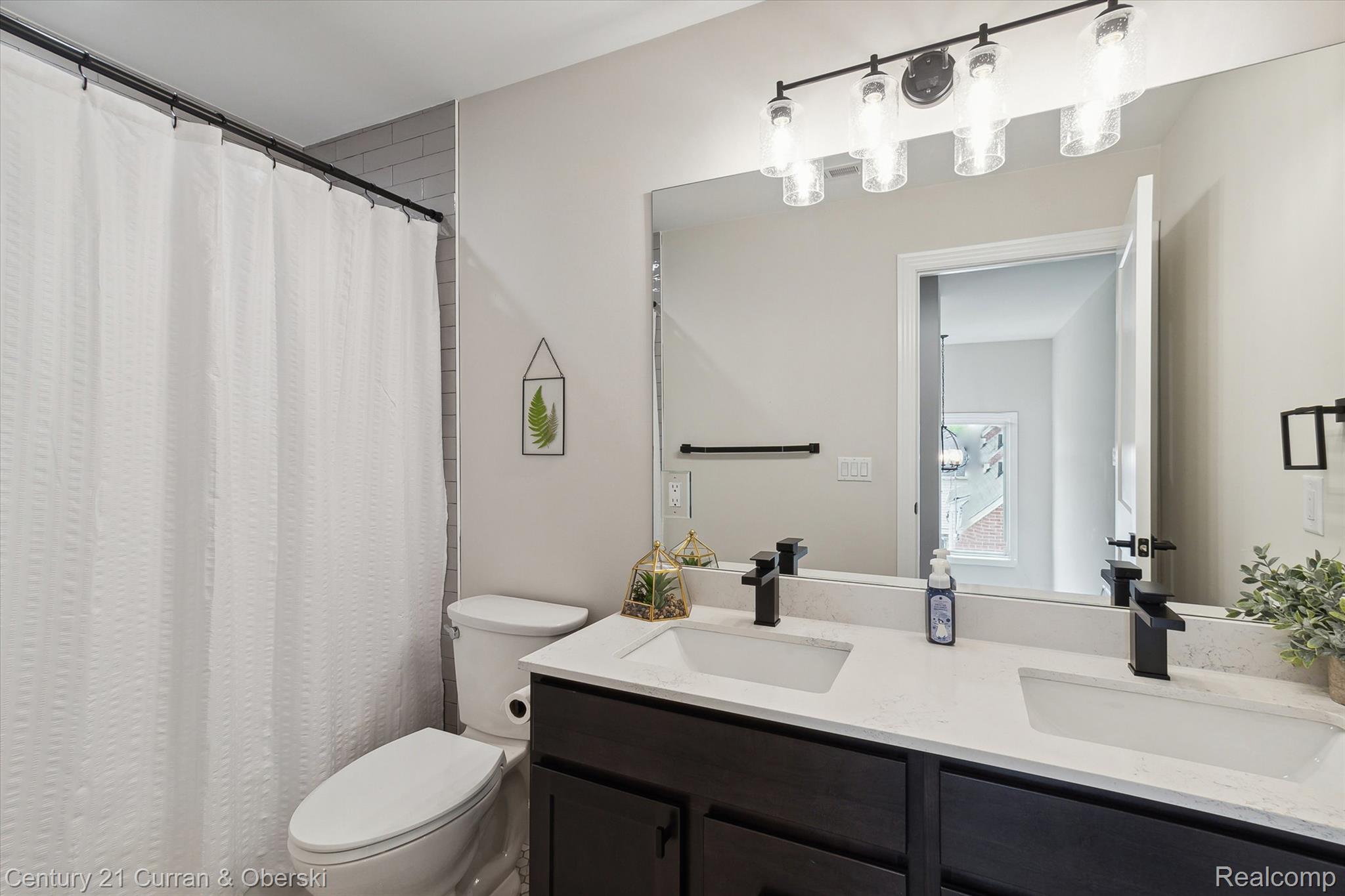 2217 N Wilson Avenue