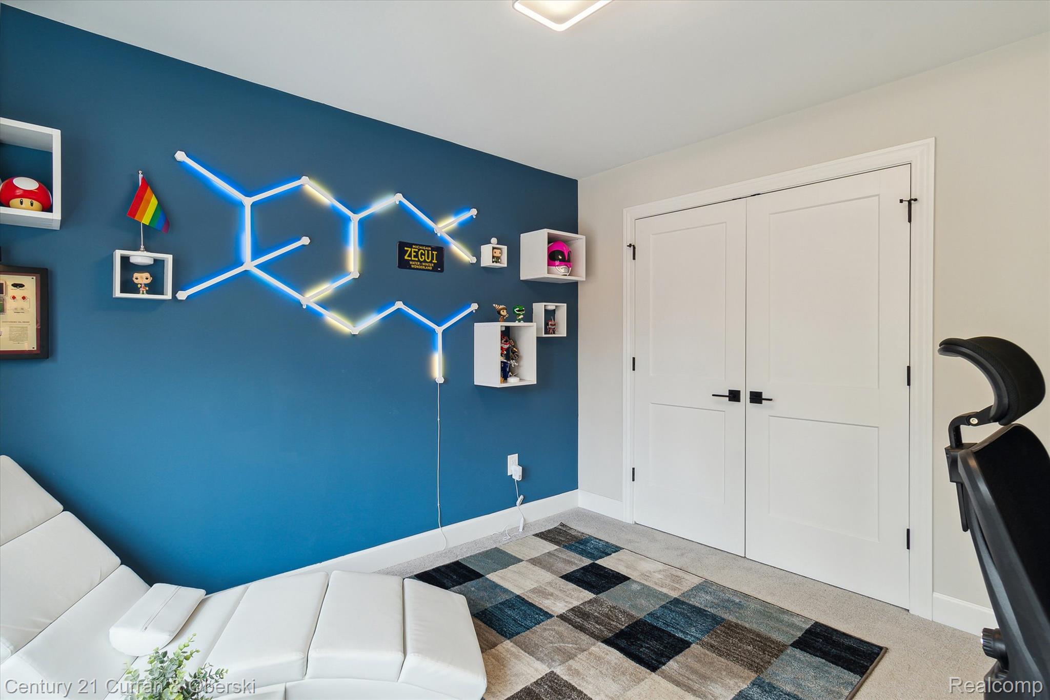 2217 N Wilson Avenue