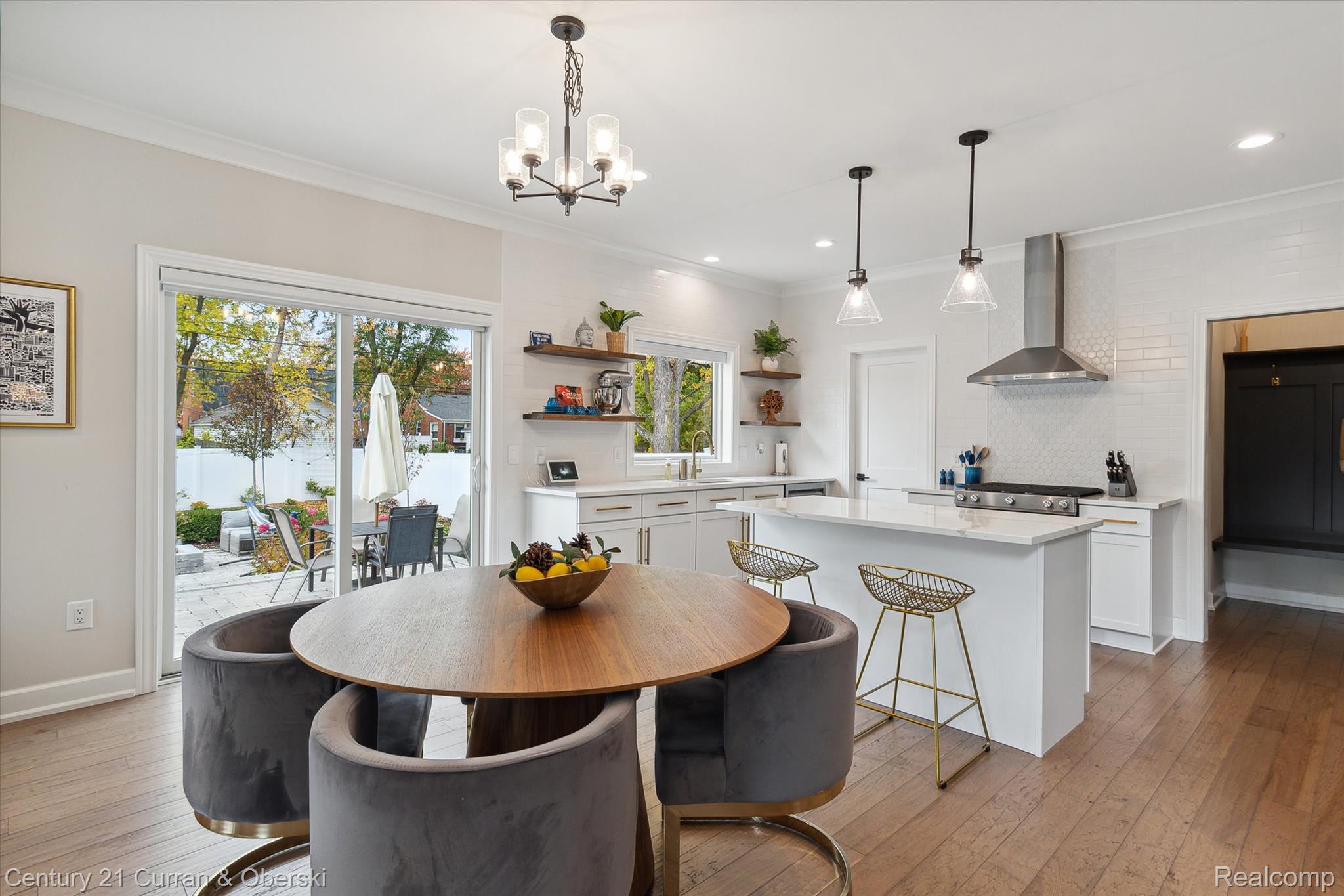 2217 N Wilson Avenue