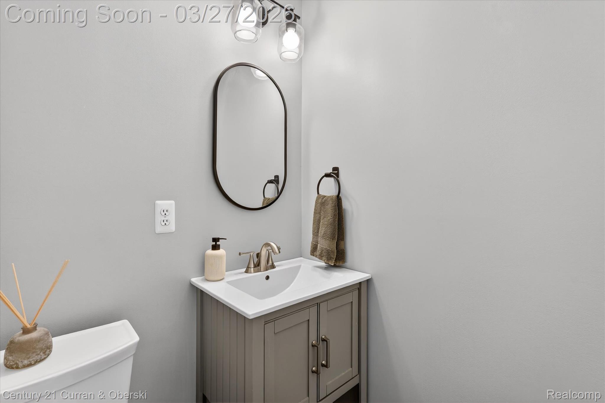 1698 Farnborough Drive