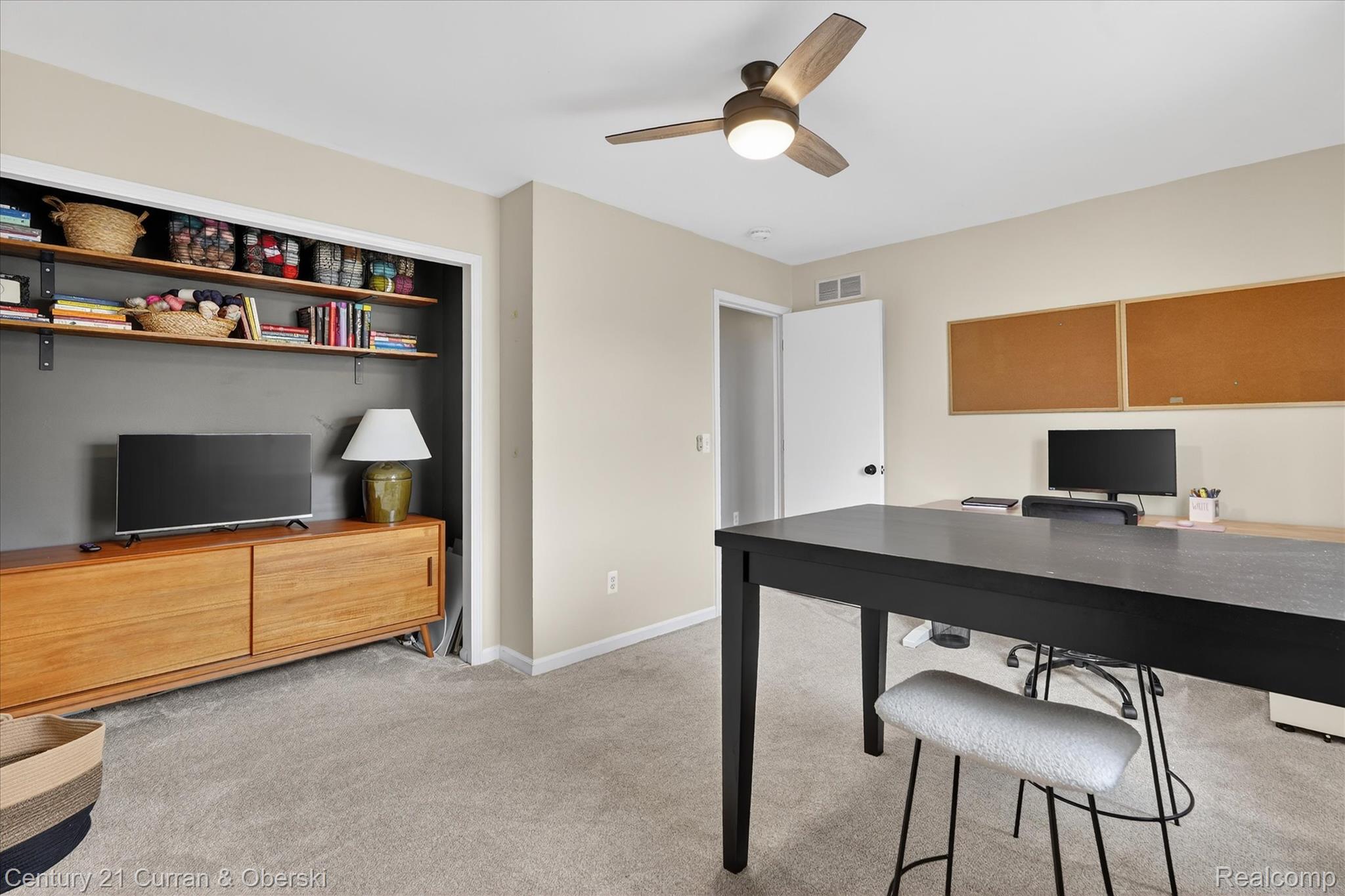 1698 Farnborough Drive