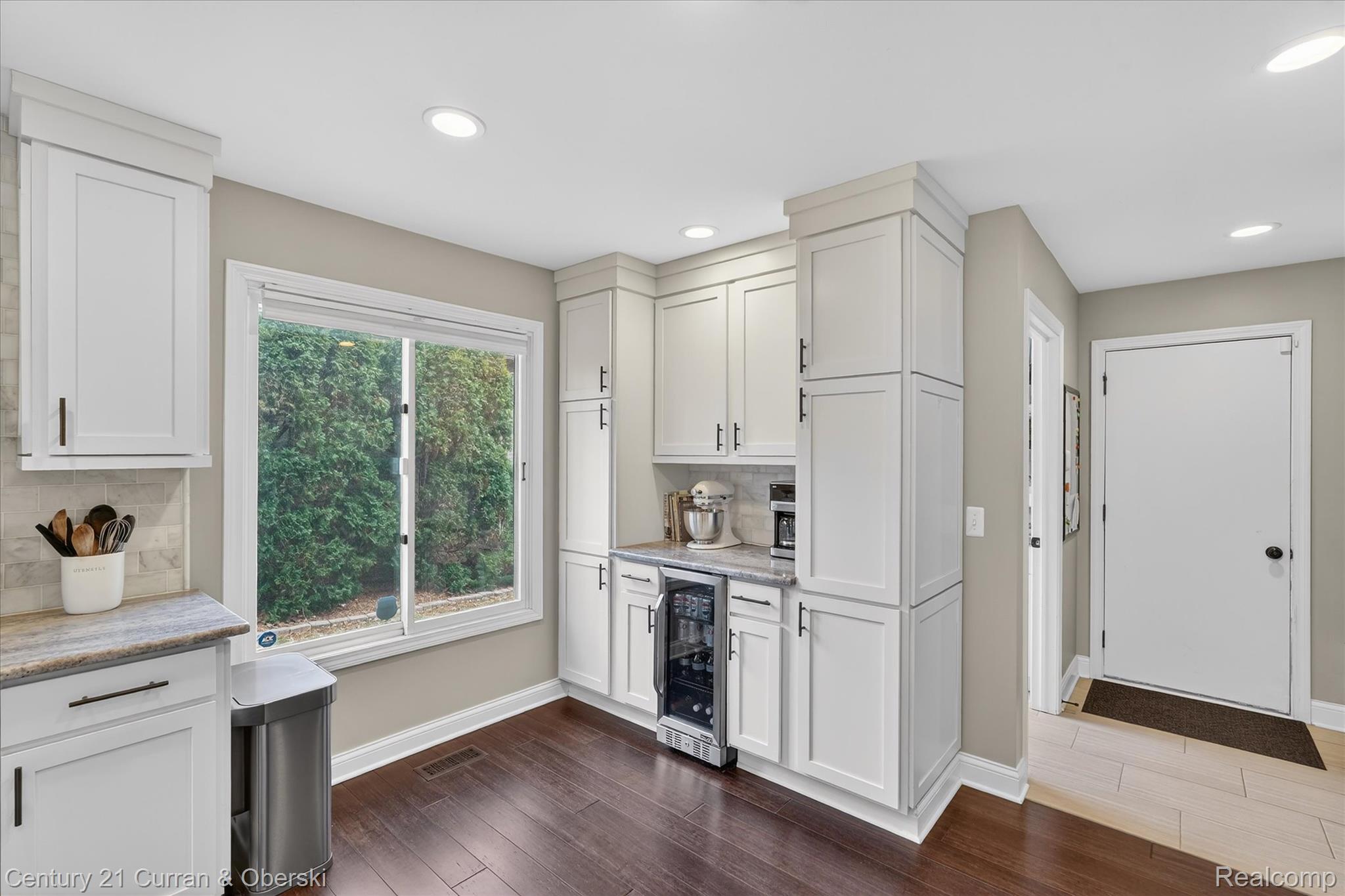 1698 Farnborough Drive