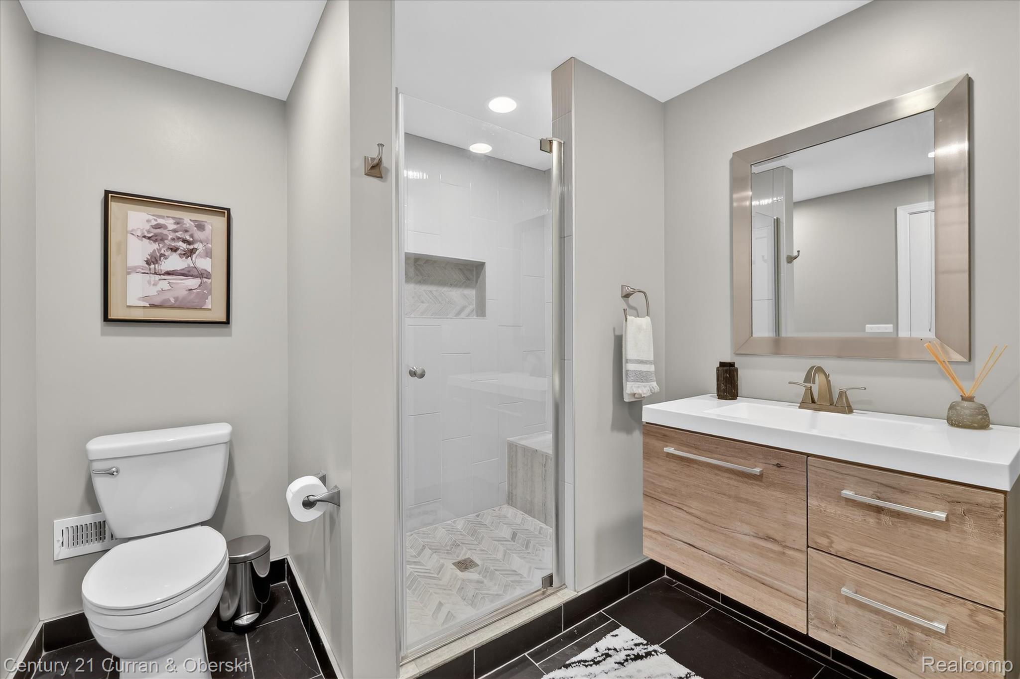 1698 Farnborough Drive