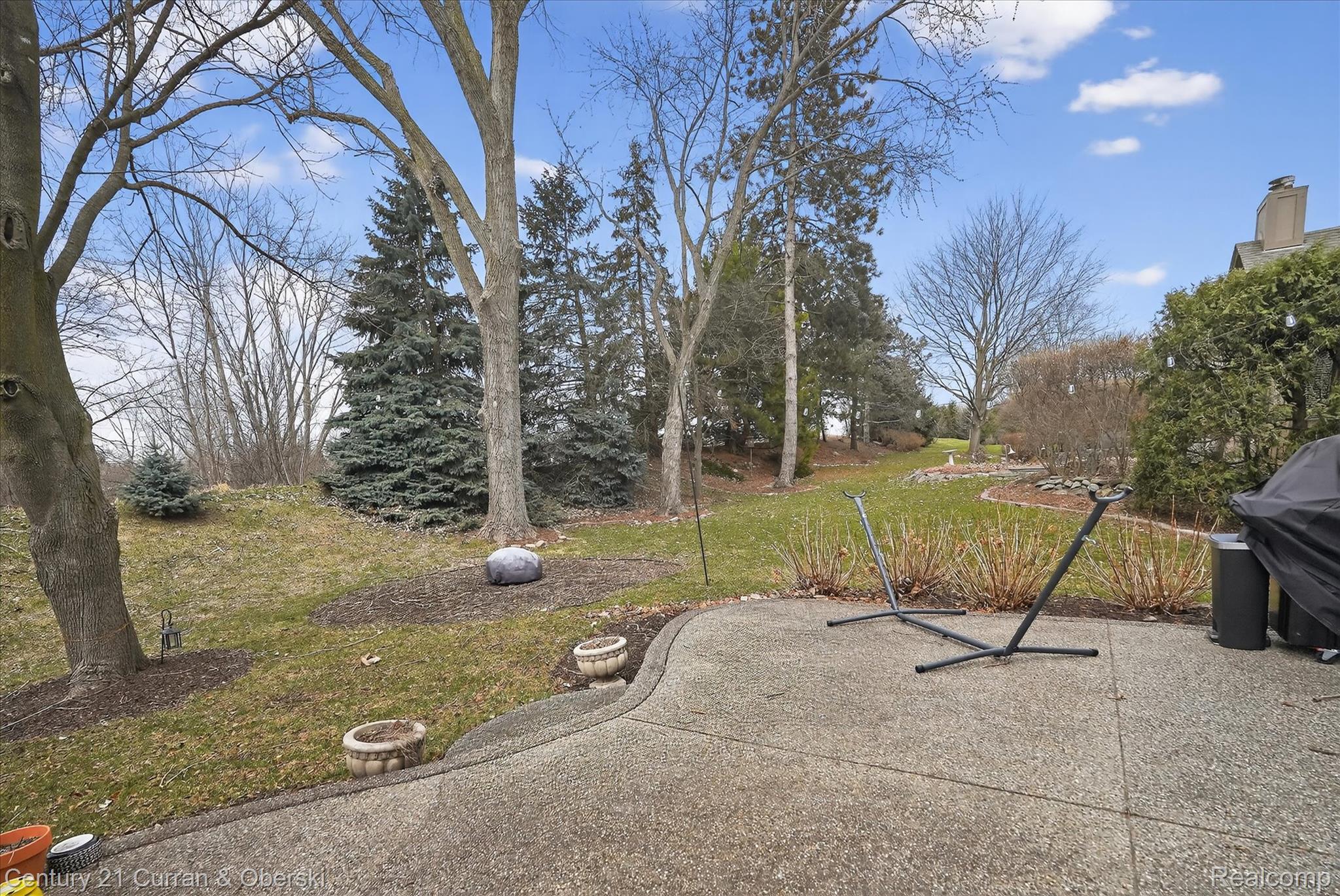 1698 Farnborough Drive