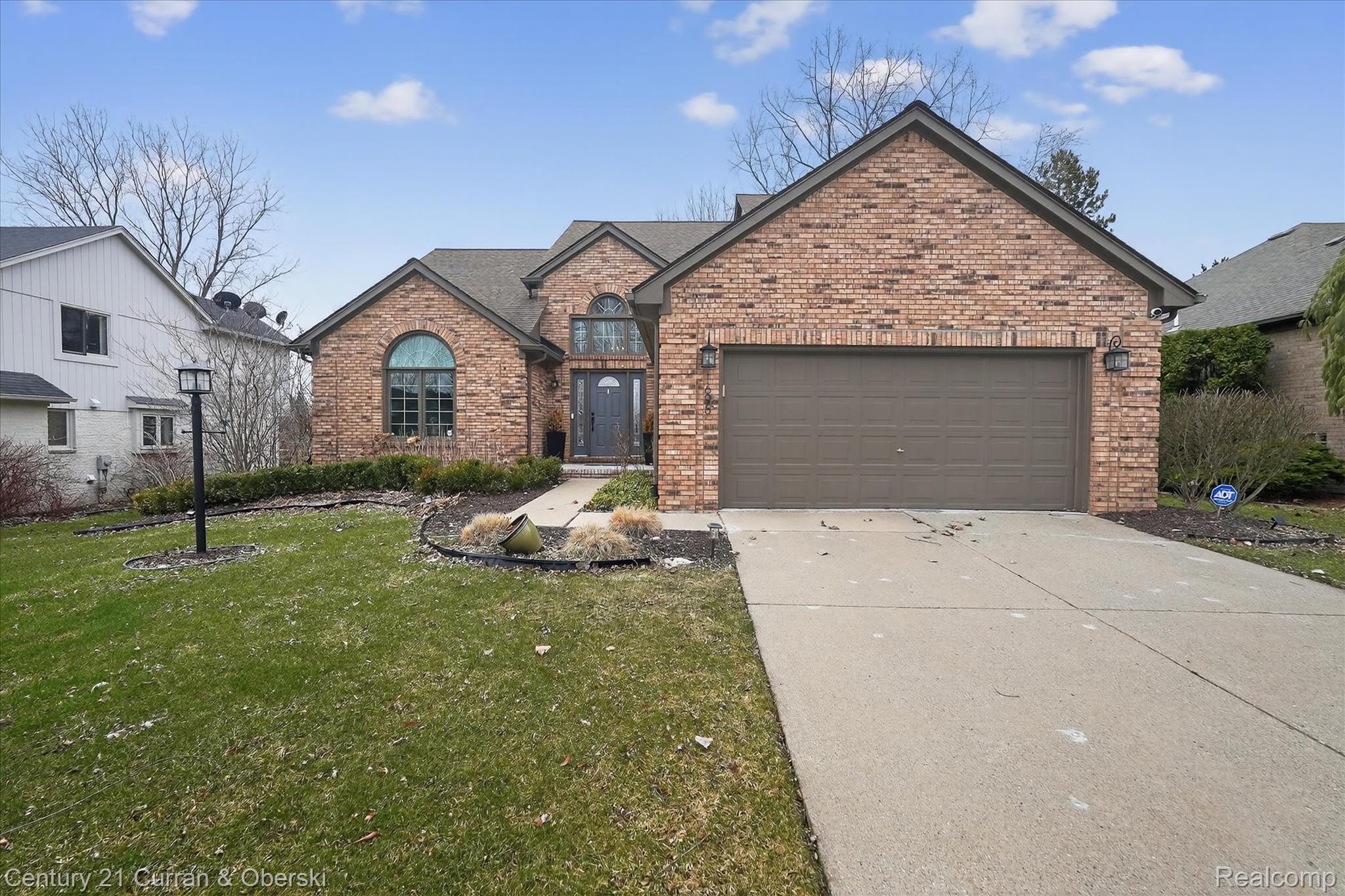 1698 Farnborough Drive