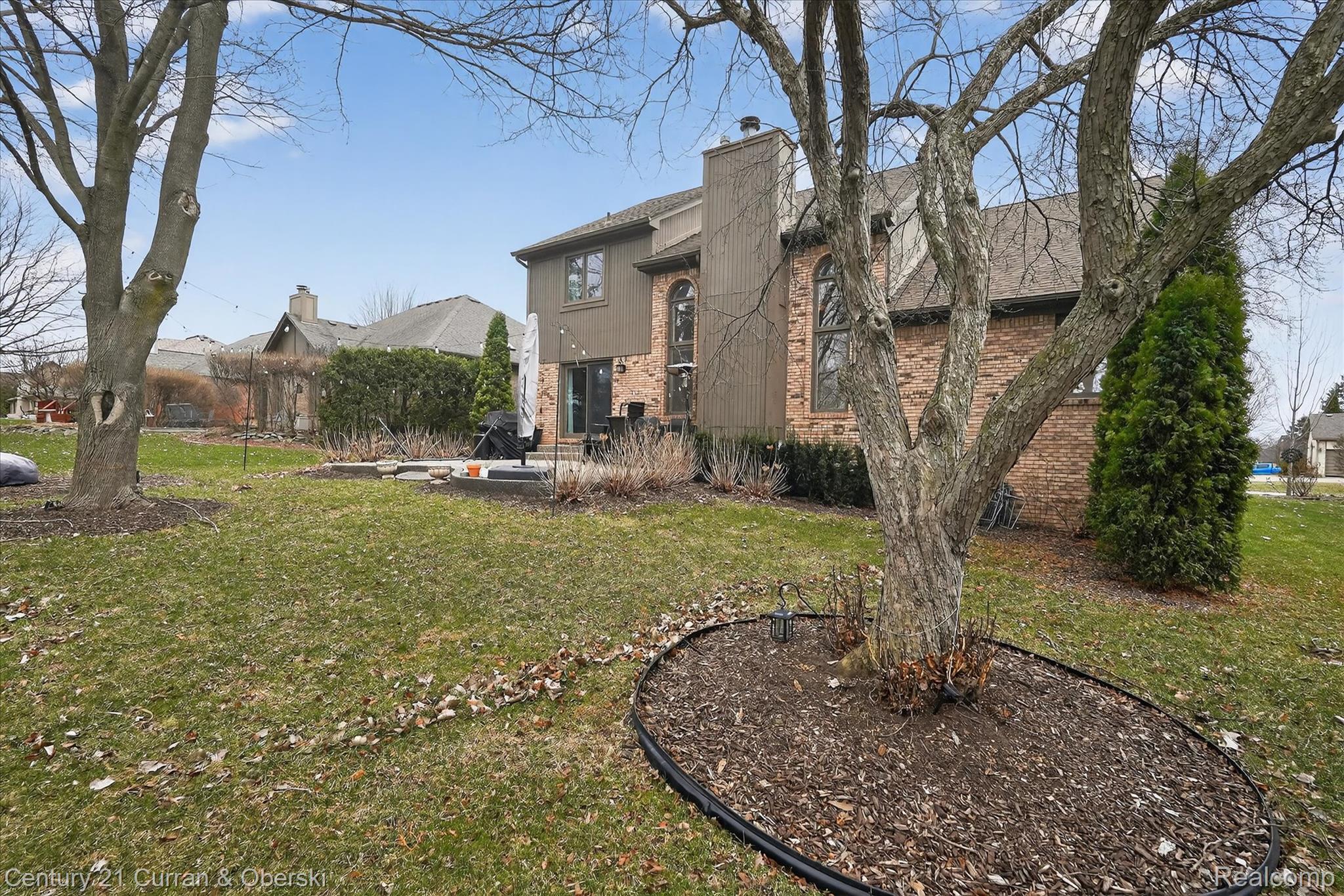 1698 Farnborough Drive