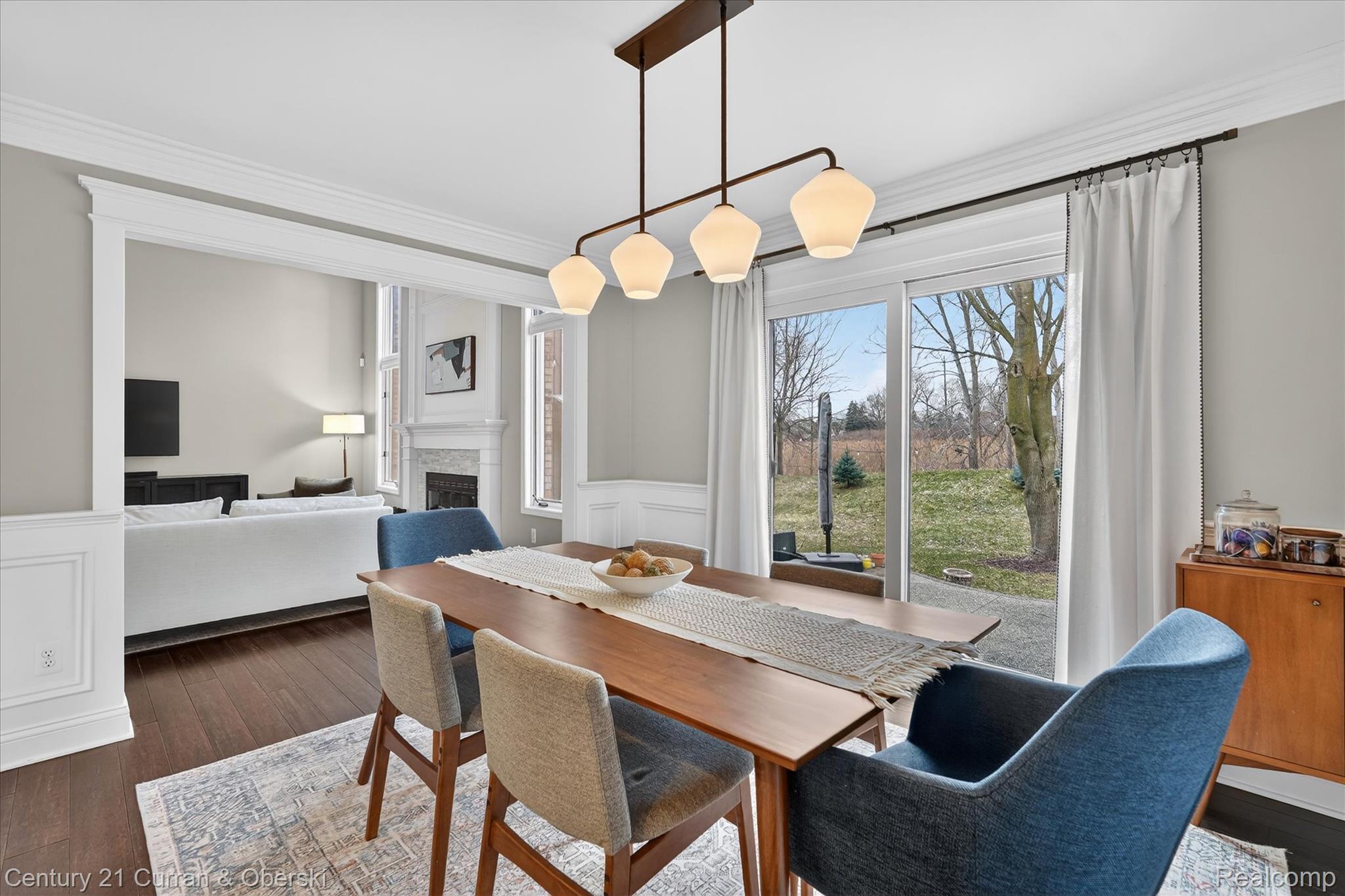 1698 Farnborough Drive