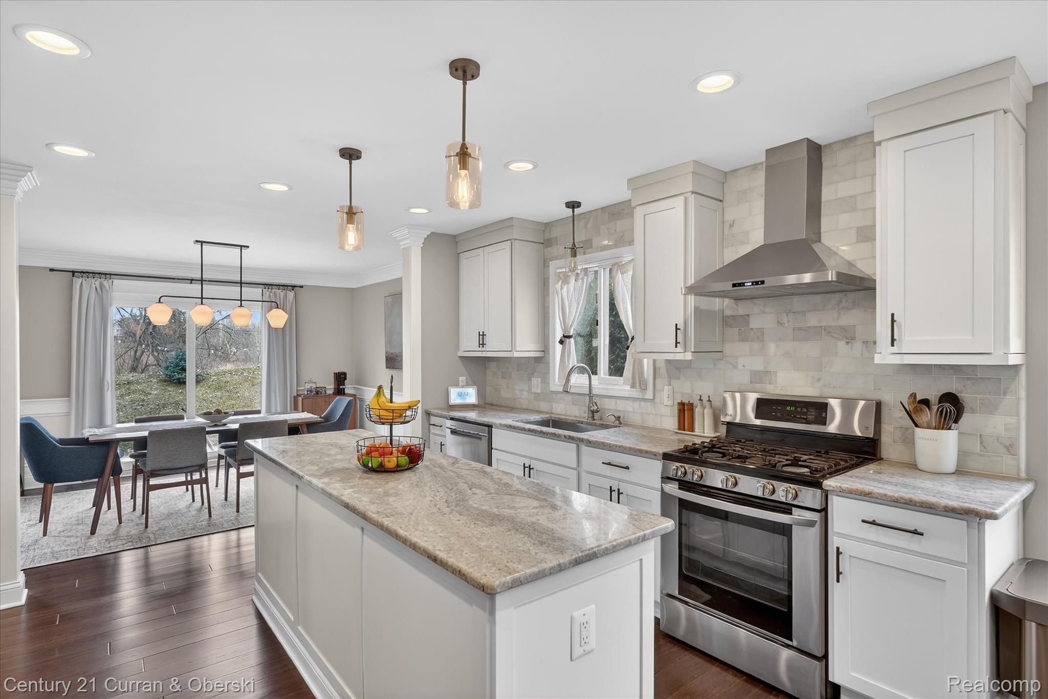 1698 Farnborough Drive