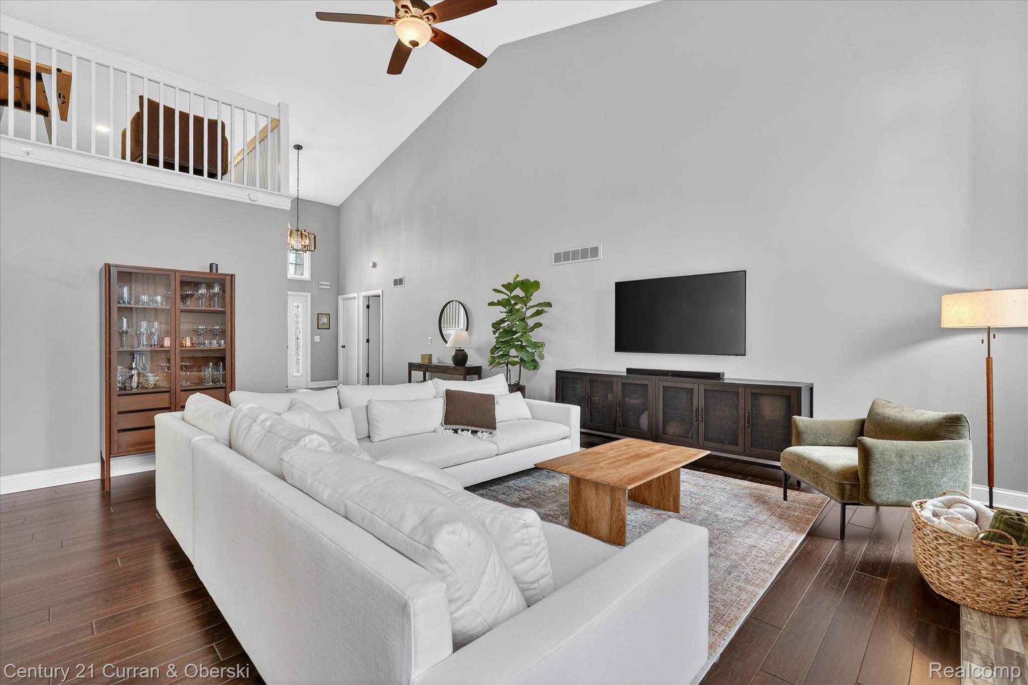 1698 Farnborough Drive