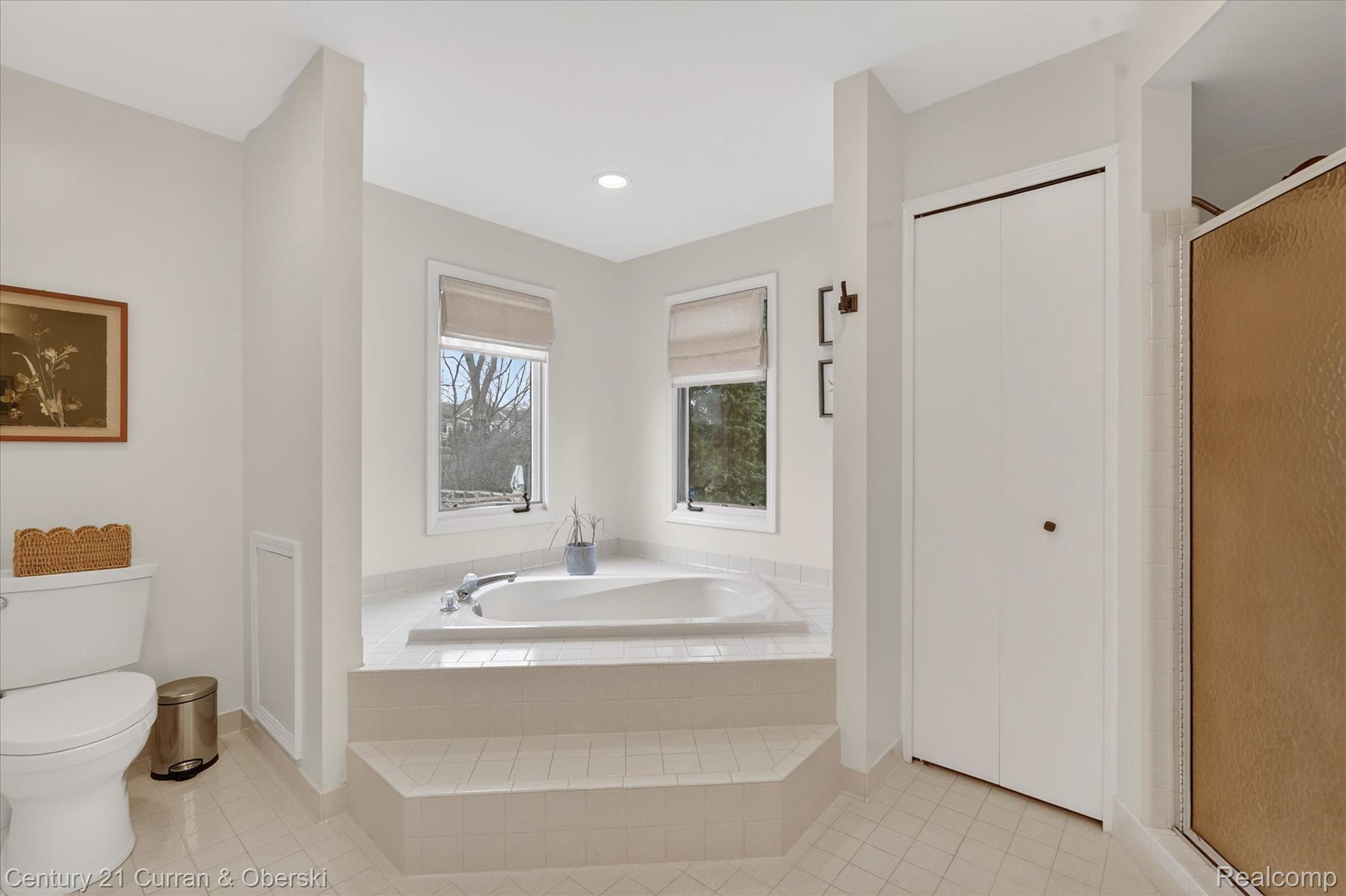 1698 Farnborough Drive