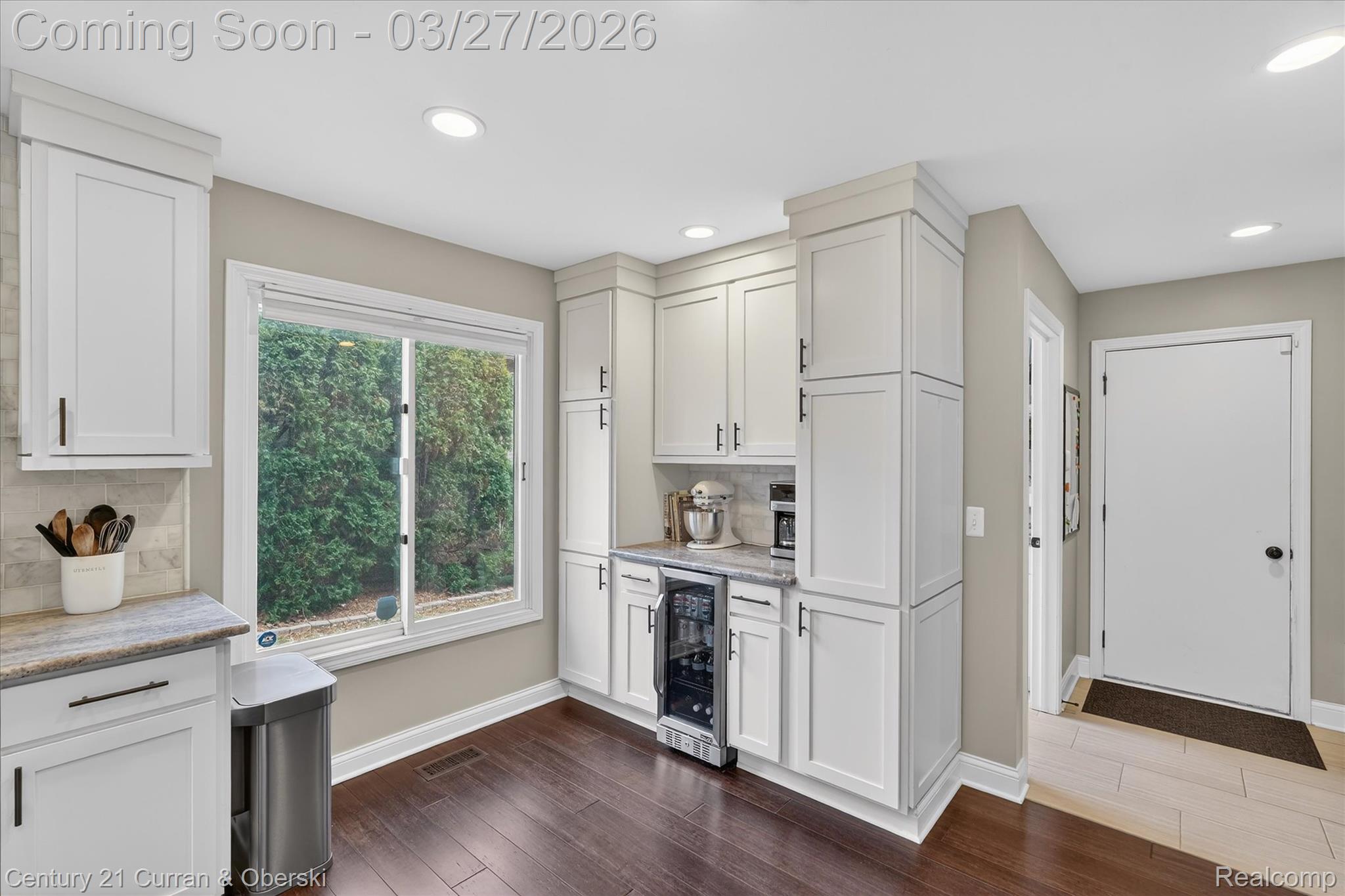 1698 Farnborough Drive