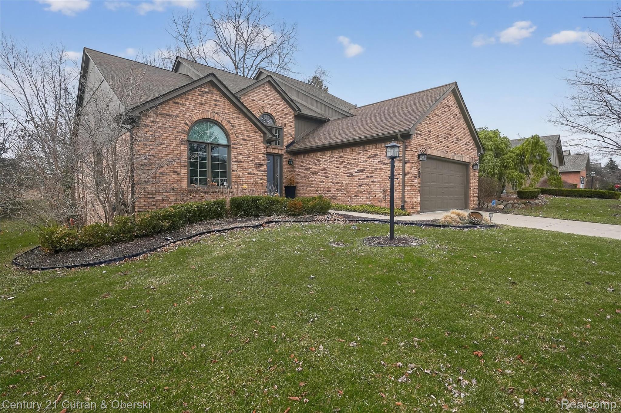 1698 Farnborough Drive