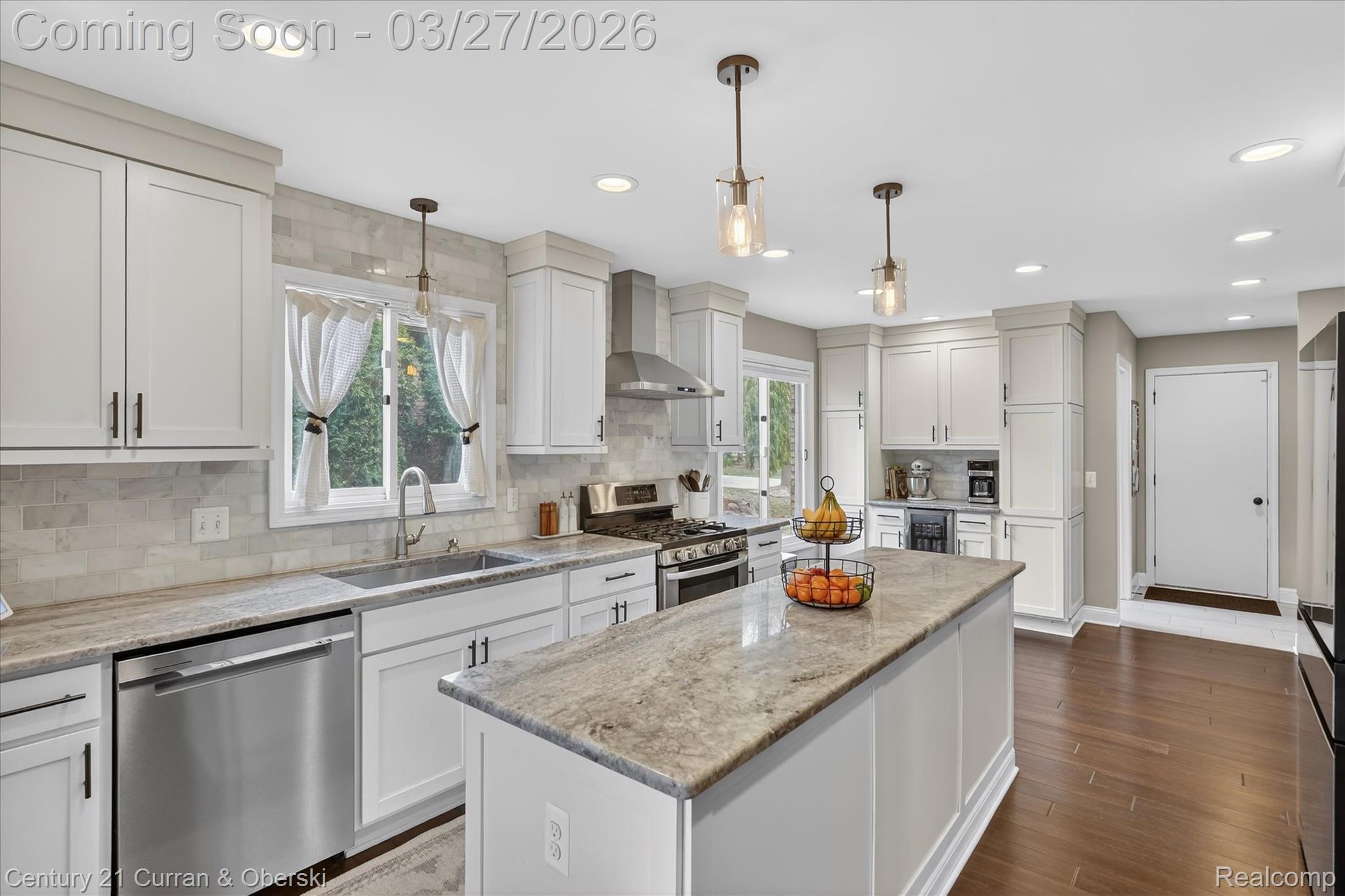 1698 Farnborough Drive