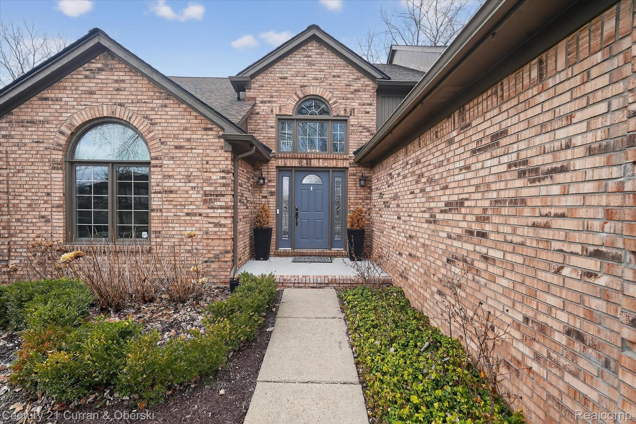 1698 Farnborough Drive