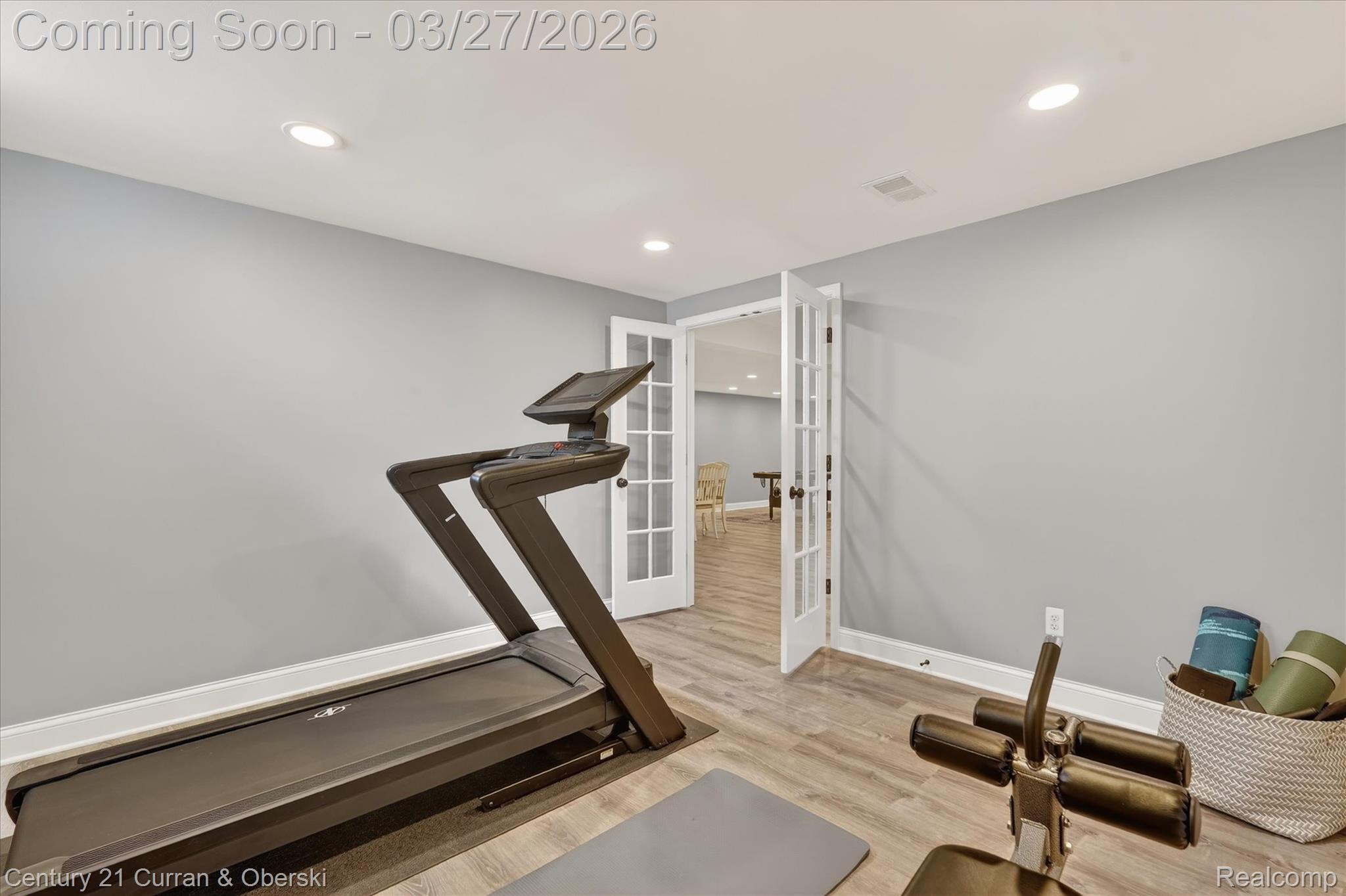 1698 Farnborough Drive