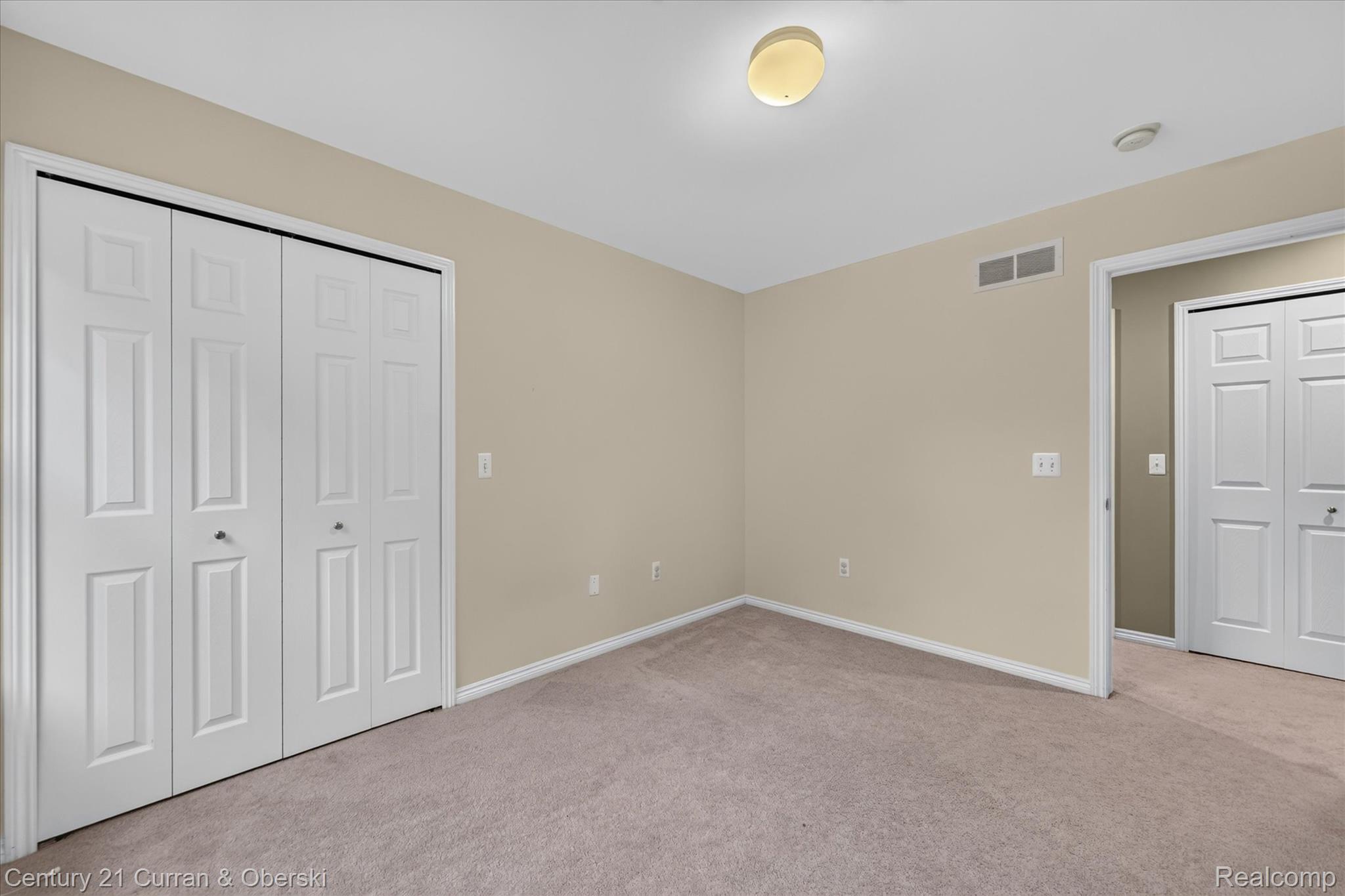 3813 Rochester Road