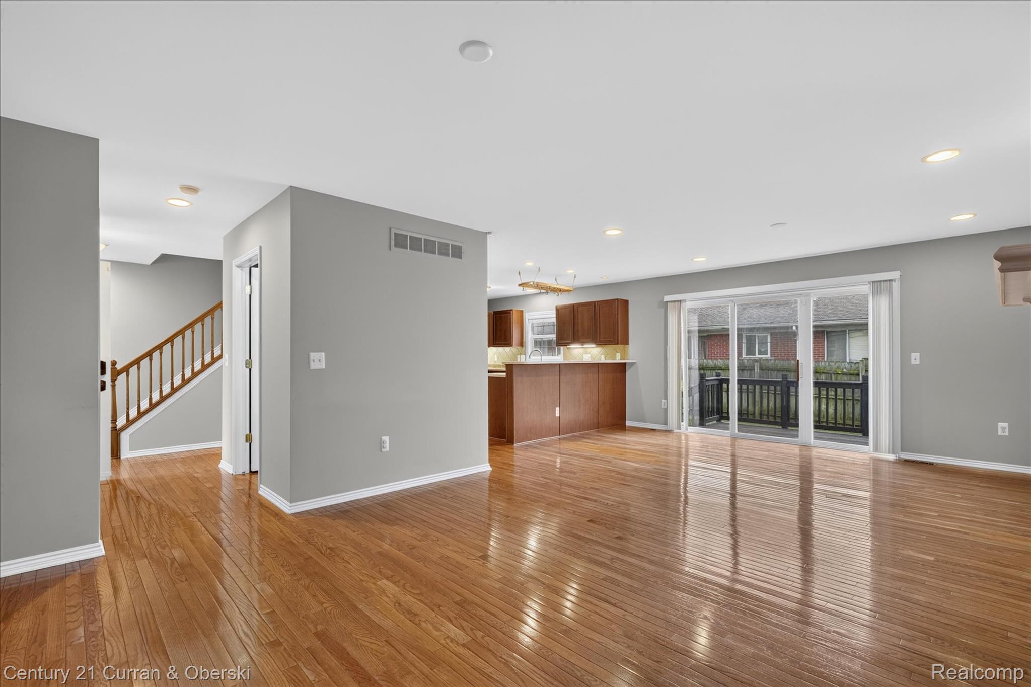 3813 Rochester Road