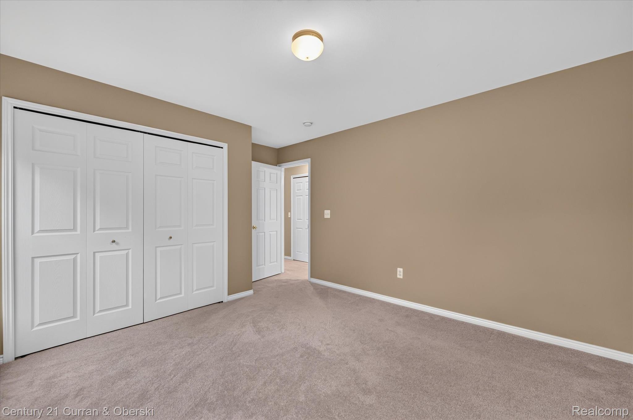 3813 Rochester Road