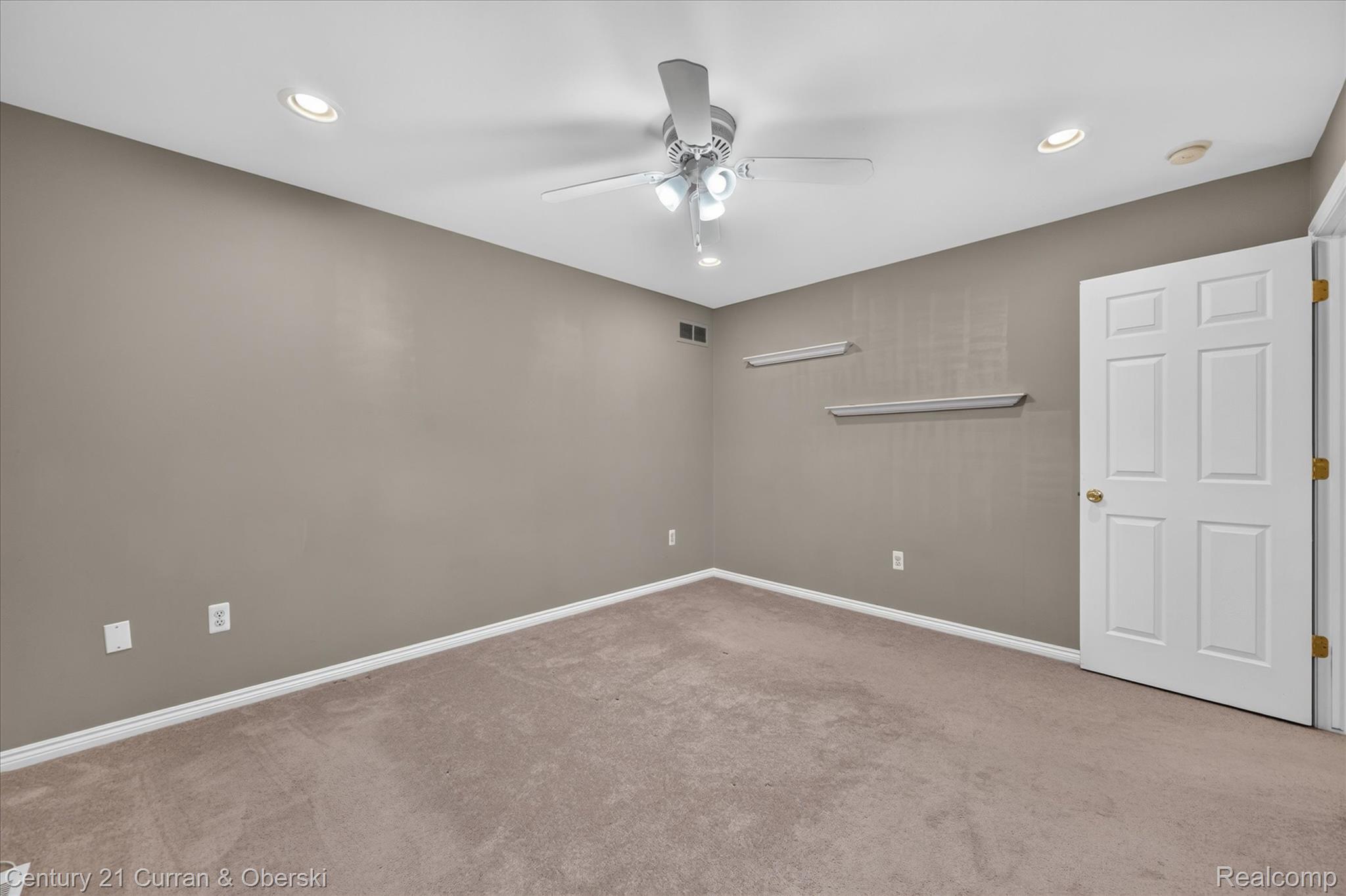 3813 Rochester Road