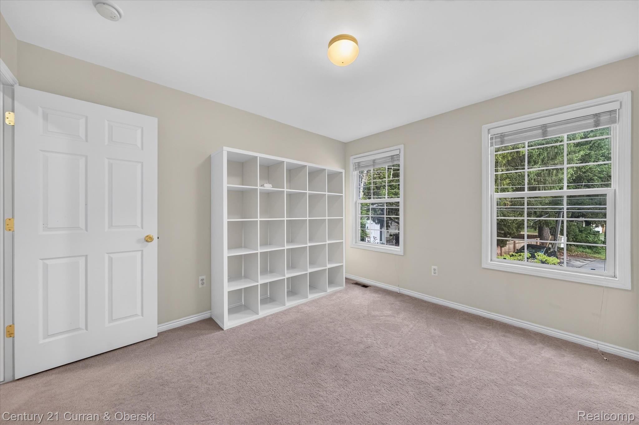 3813 Rochester Road