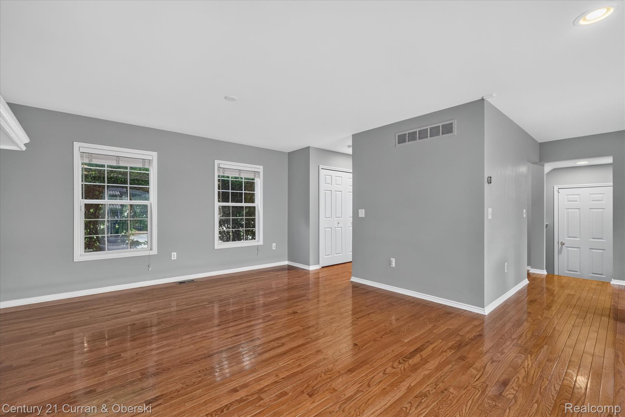 3813 Rochester Road