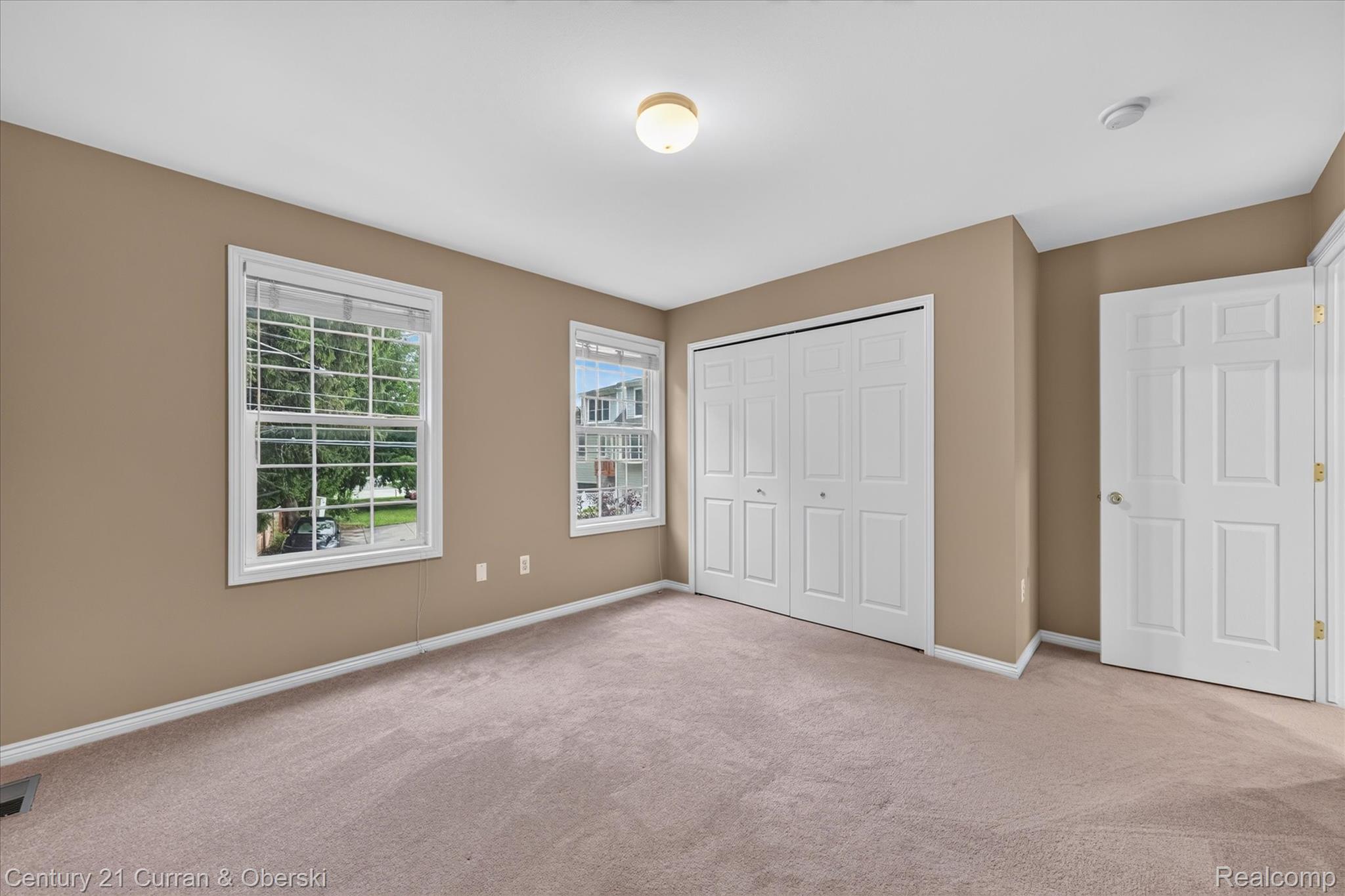 3813 Rochester Road